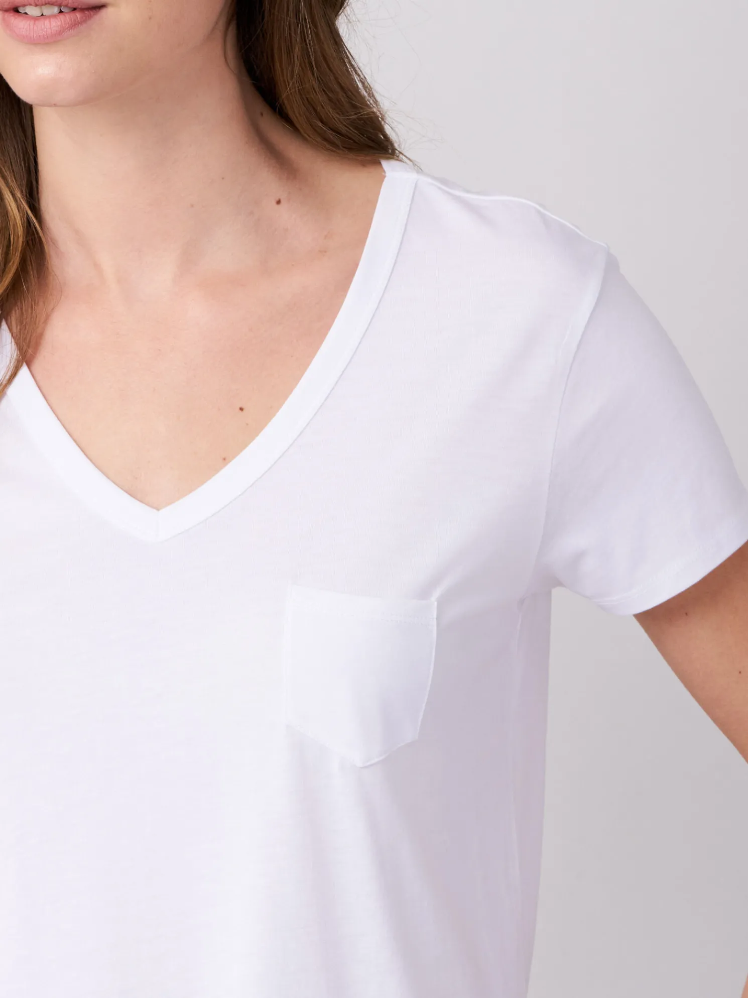 Basic Dames T-Shirt Met V-Hals En Borstzak