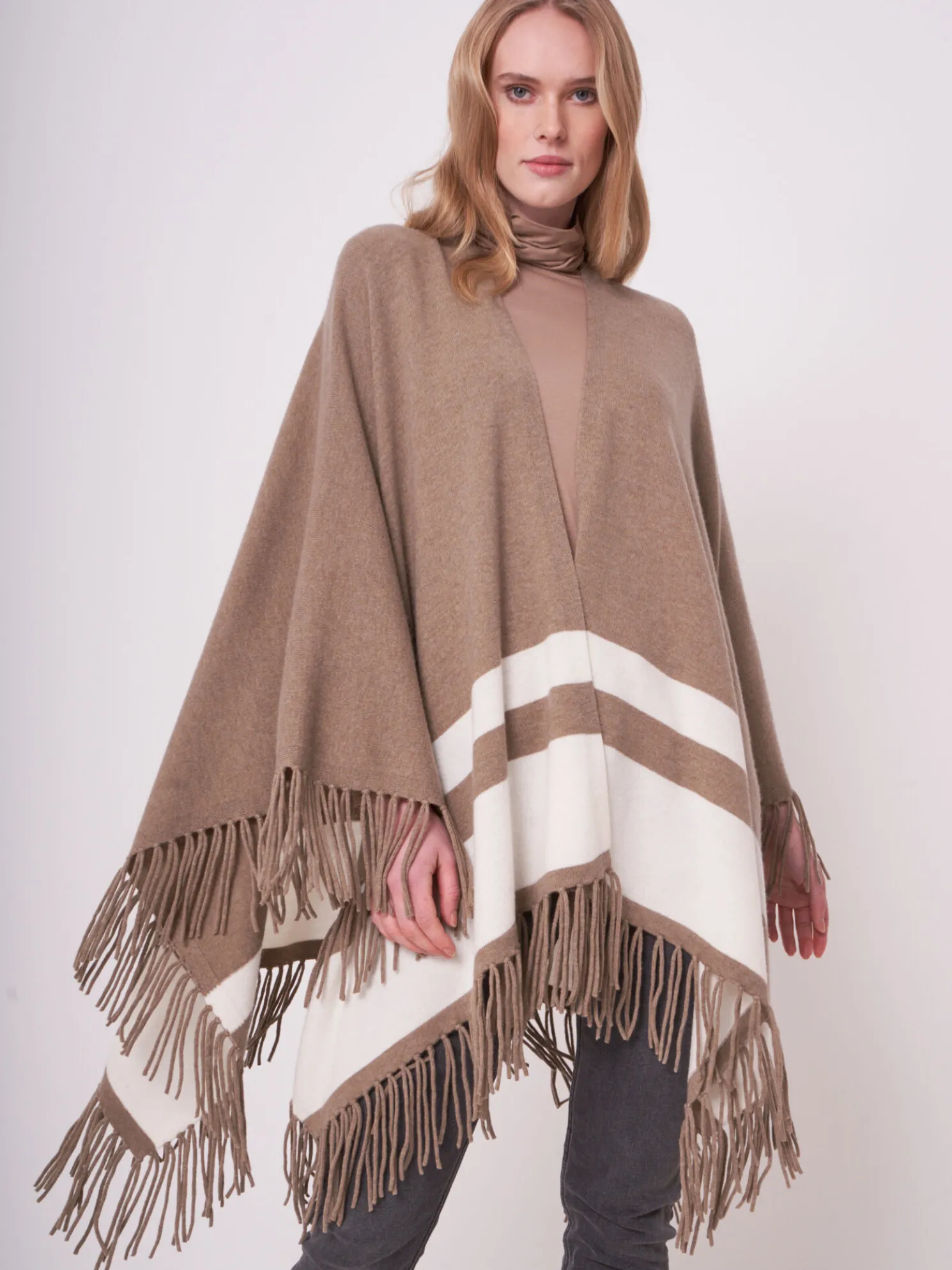 Cape Met Strepen En Franje Van Cashmere Melange