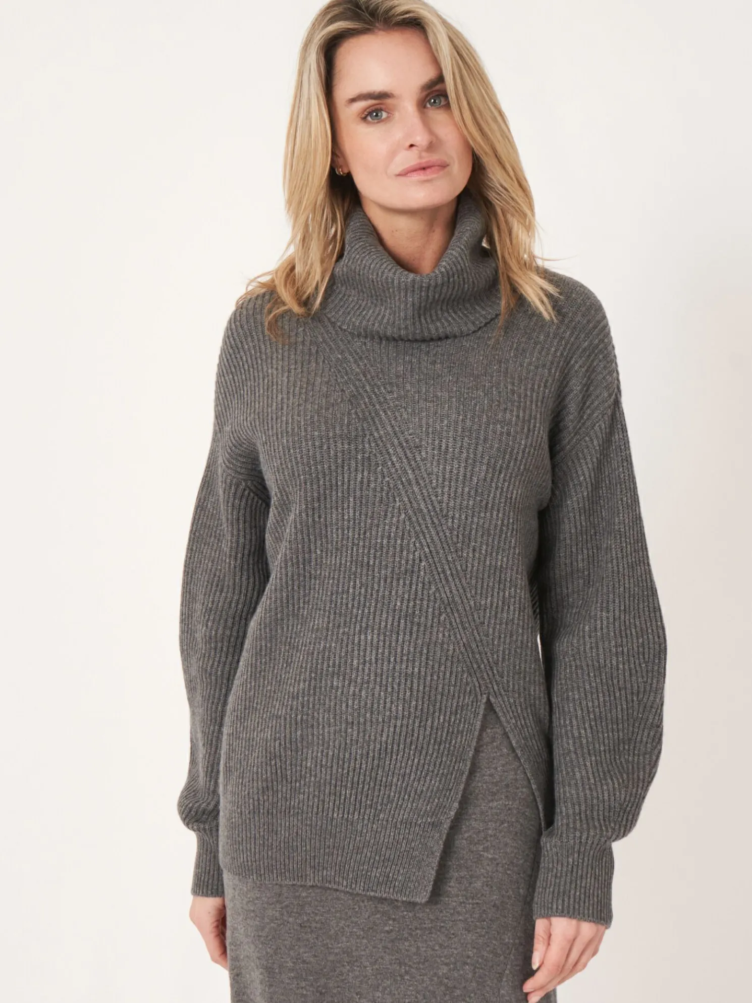Cashmere Coltrui Met Asymmetrische Zoom