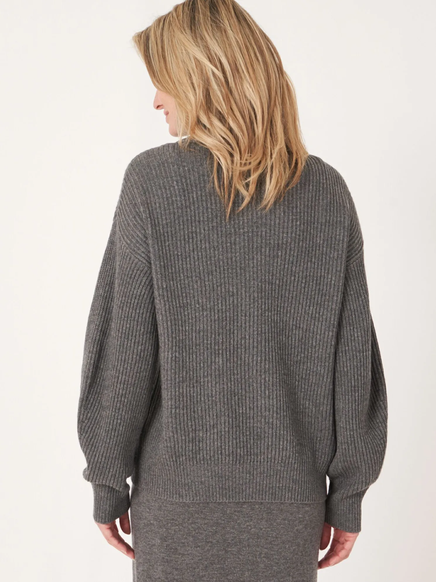 Cashmere Coltrui Met Asymmetrische Zoom