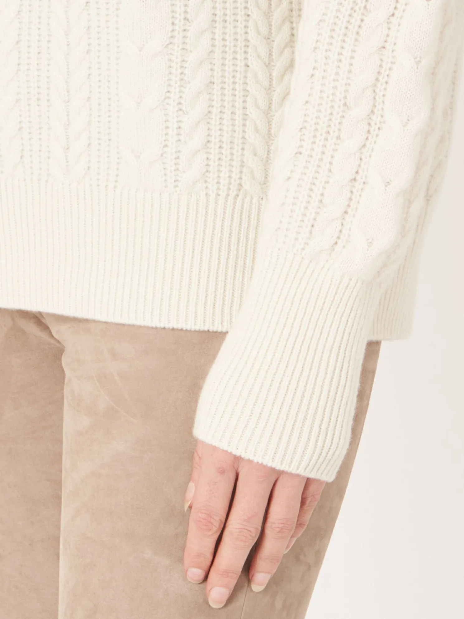 Cashmere Kabeltrui Met Raglanmouwen