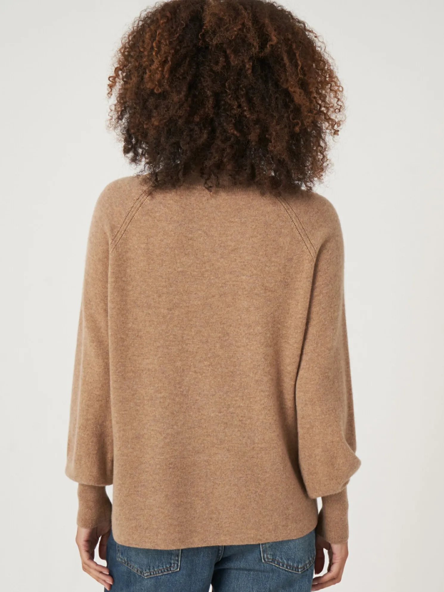 Cashmere Raglan Trui Met Hoge Ribboord En Zijsplit