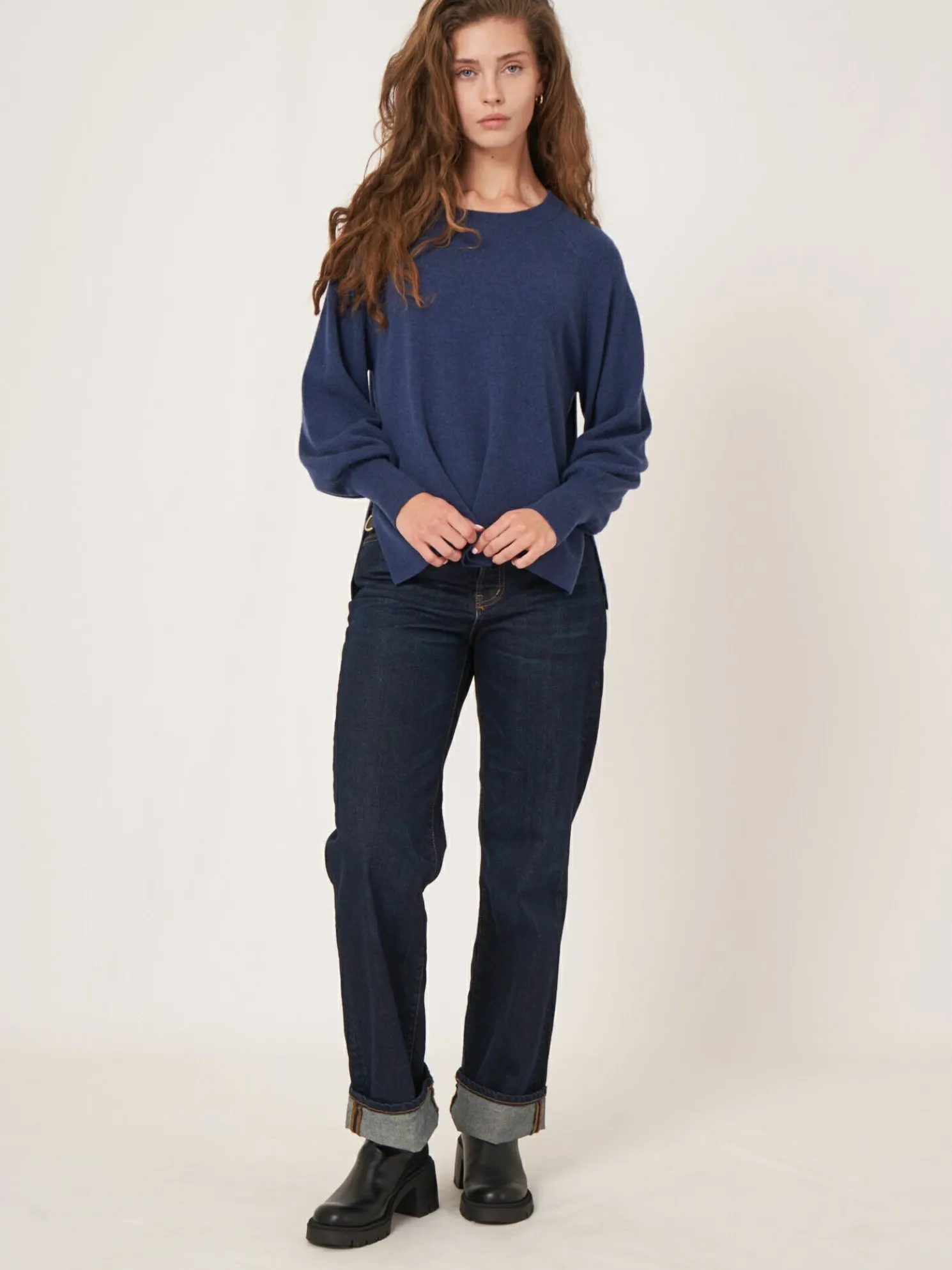 Cashmere Raglan Trui Met Hoge Ribboord En Zijsplit