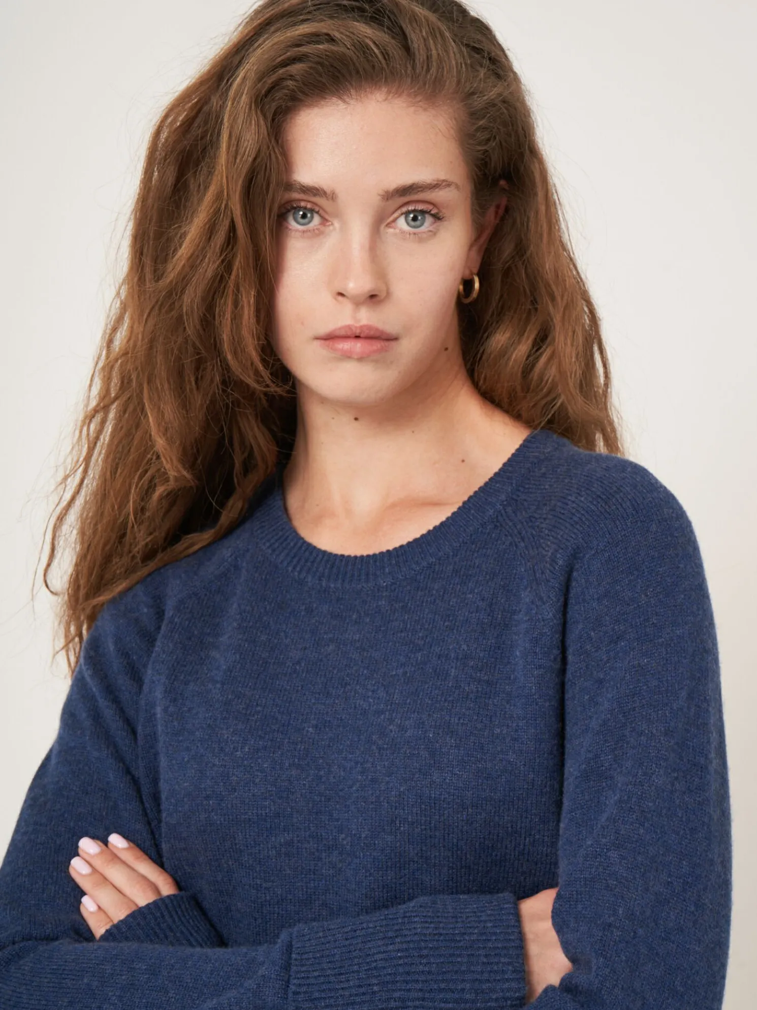 Cashmere Raglantrui Met Opgerolde Mouwen