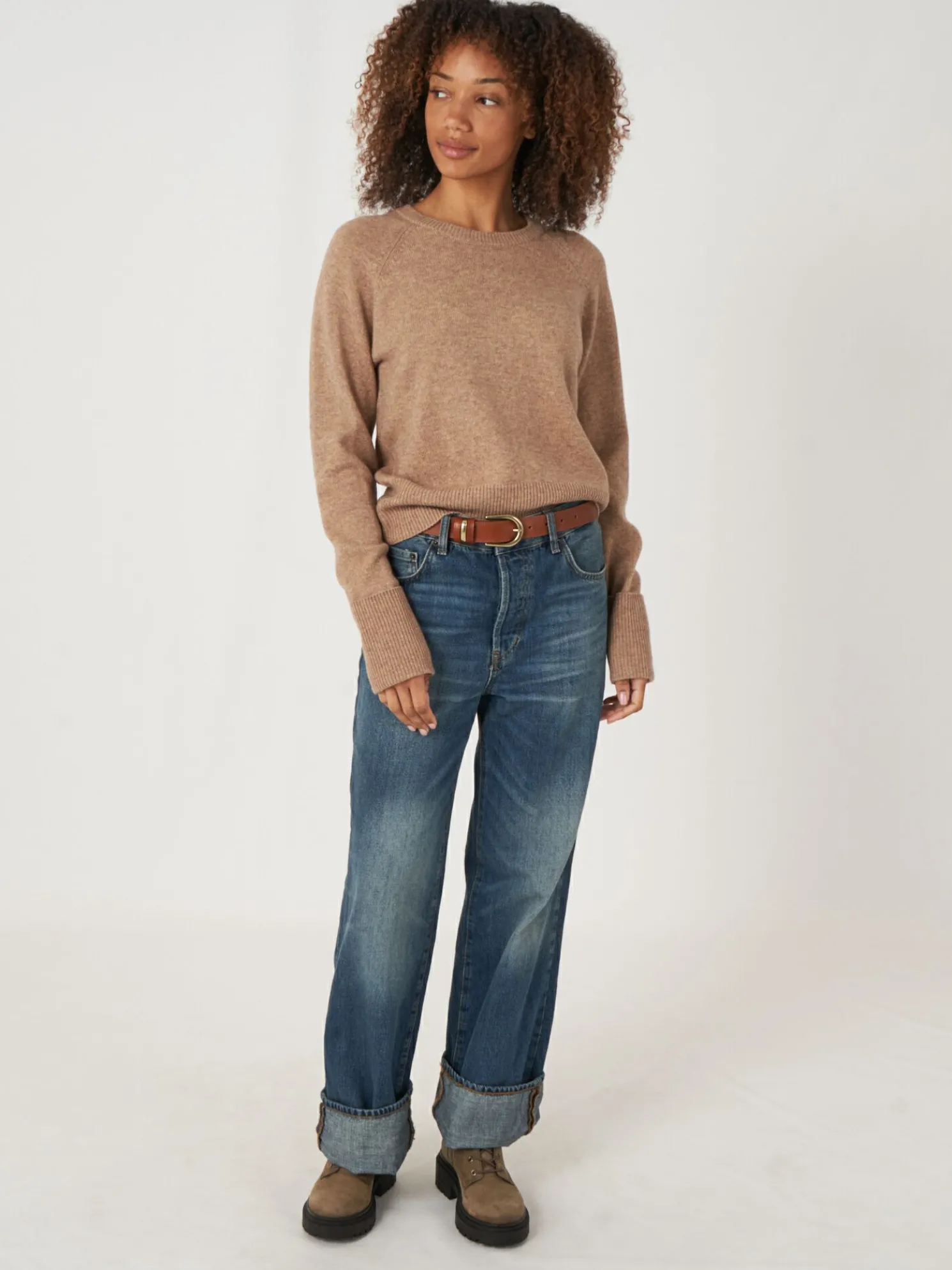 Cashmere Raglantrui Met Opgerolde Mouwen