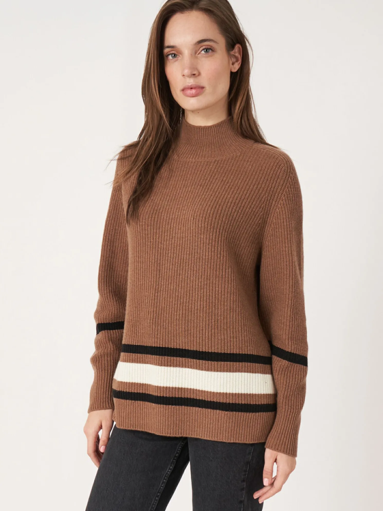 Cashmere Sweater Met Hoge Hals En Gestreept Detail