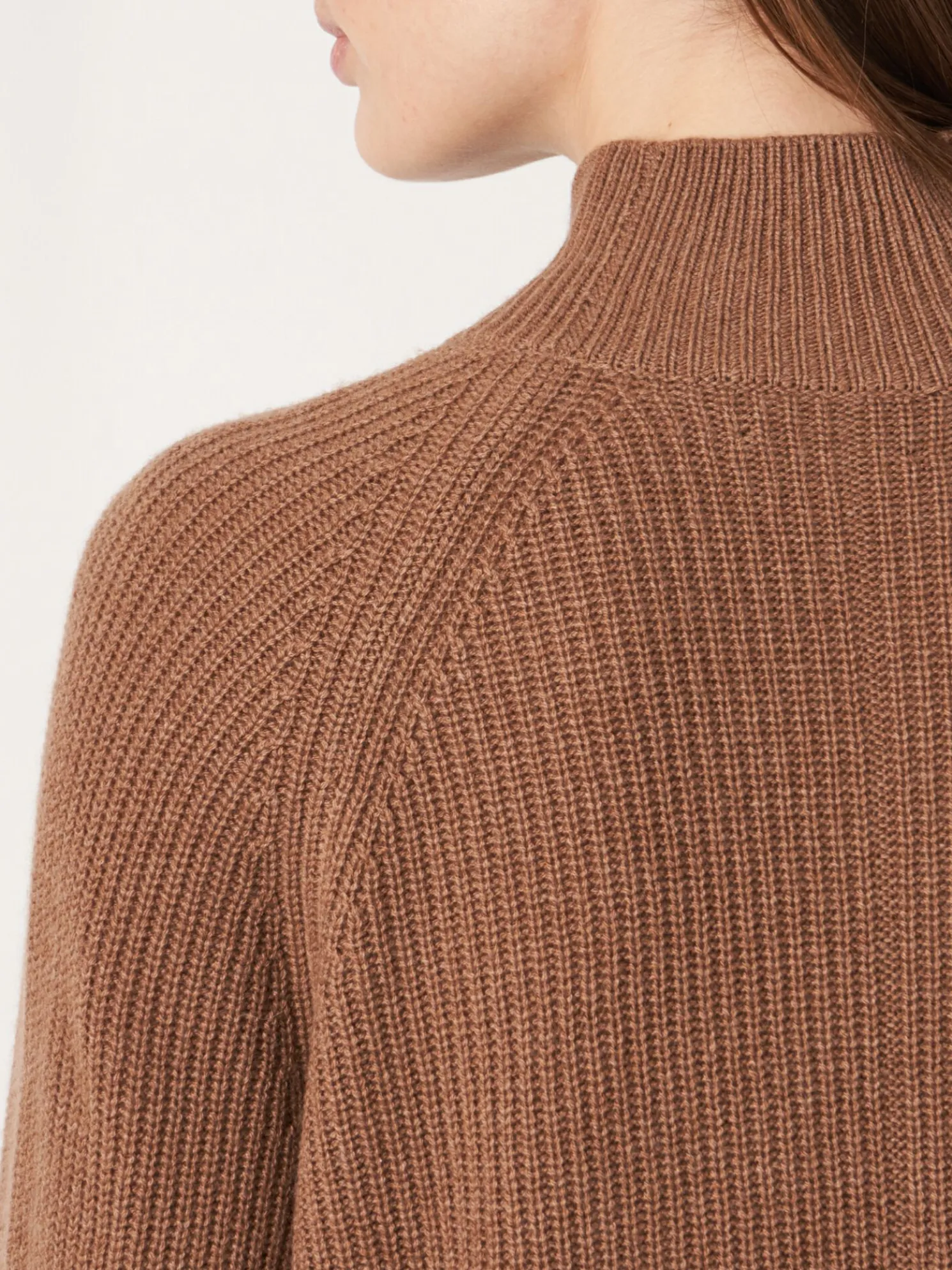 Cashmere Sweater Met Hoge Hals En Gestreept Detail