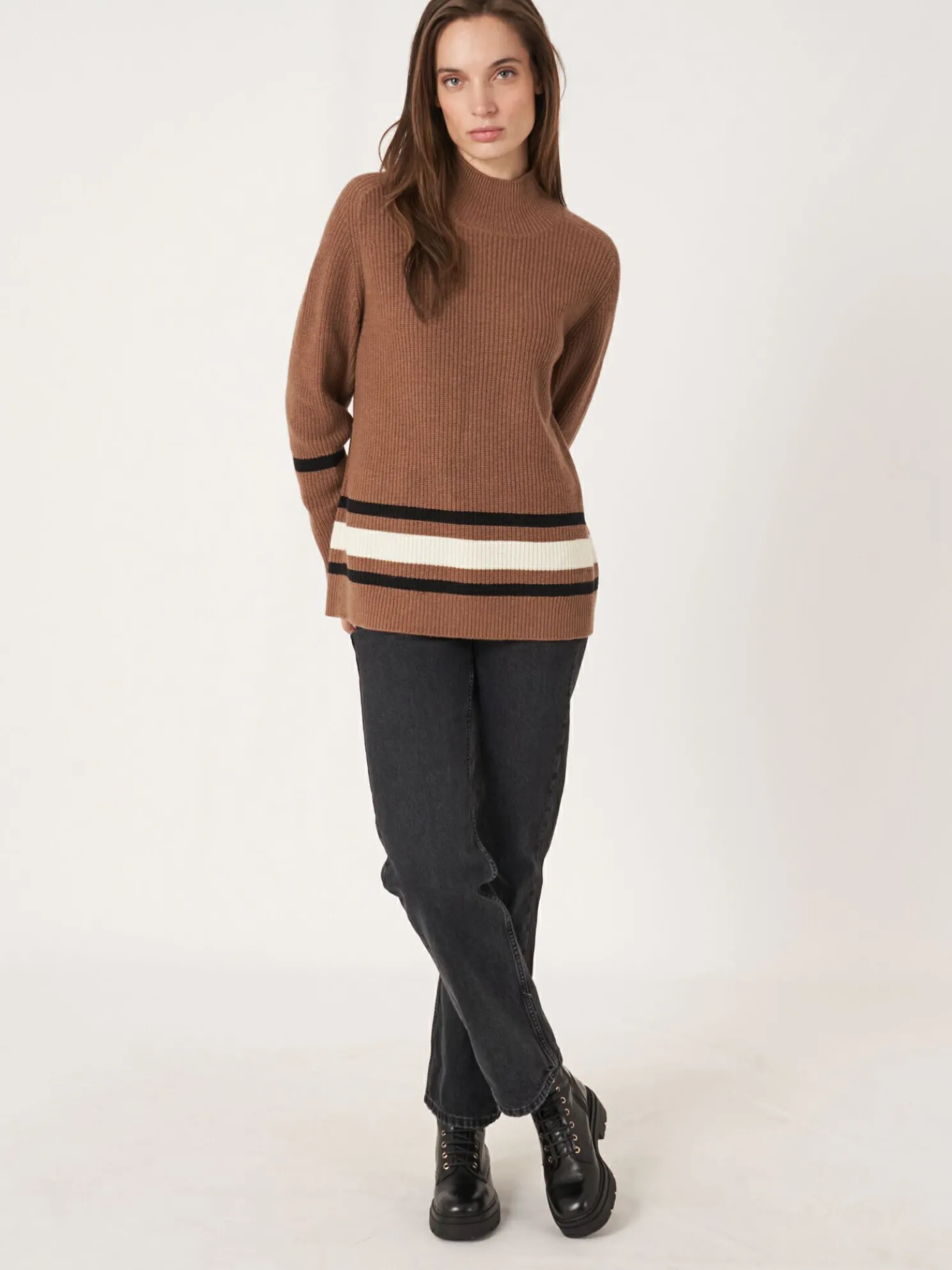 Cashmere Sweater Met Hoge Hals En Gestreept Detail