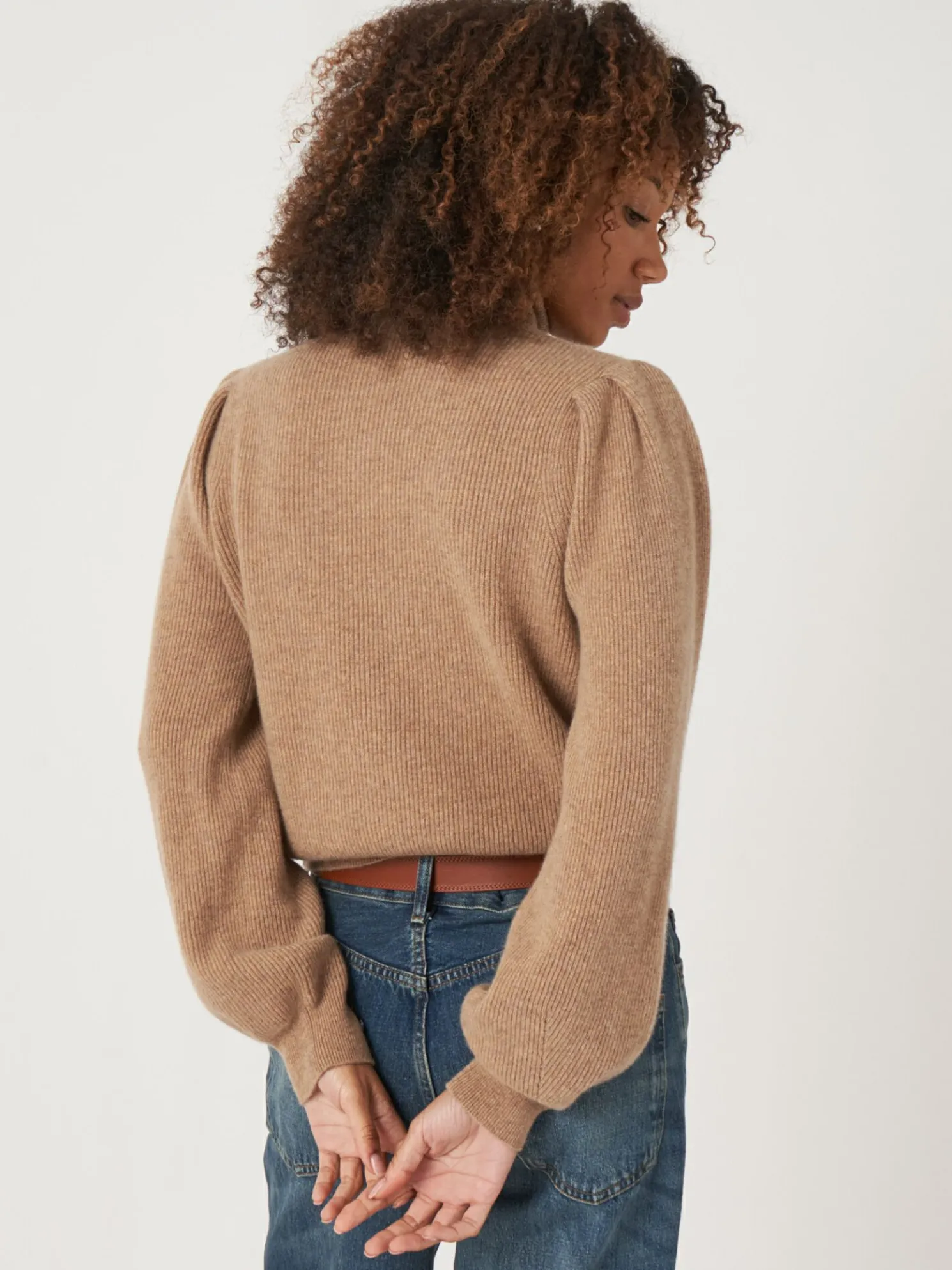 Fijn Gebreide Cashmere Trui Met Hoge Kraag