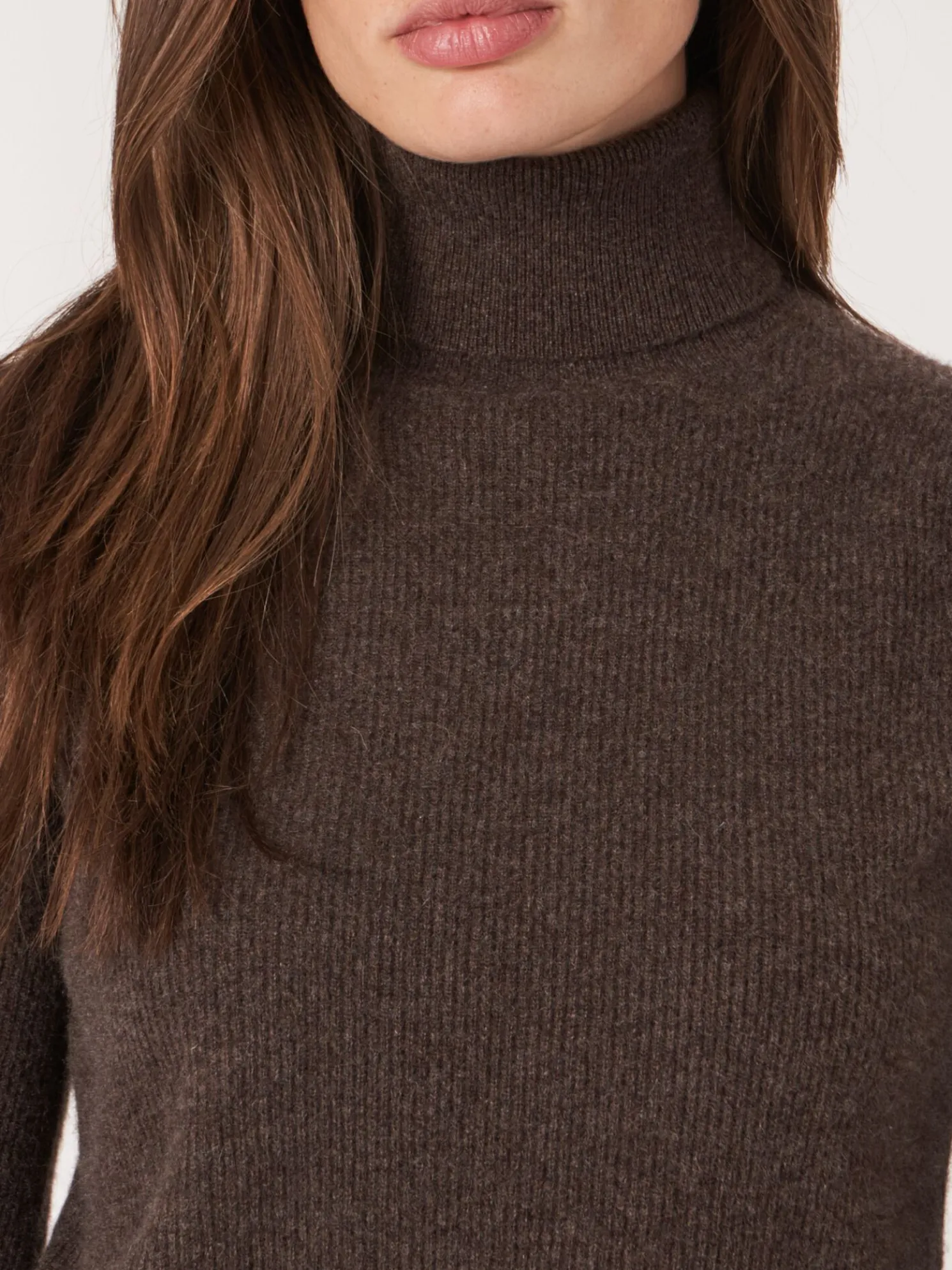 Fijn Gebreide Cashmere Trui Met Hoge Kraag