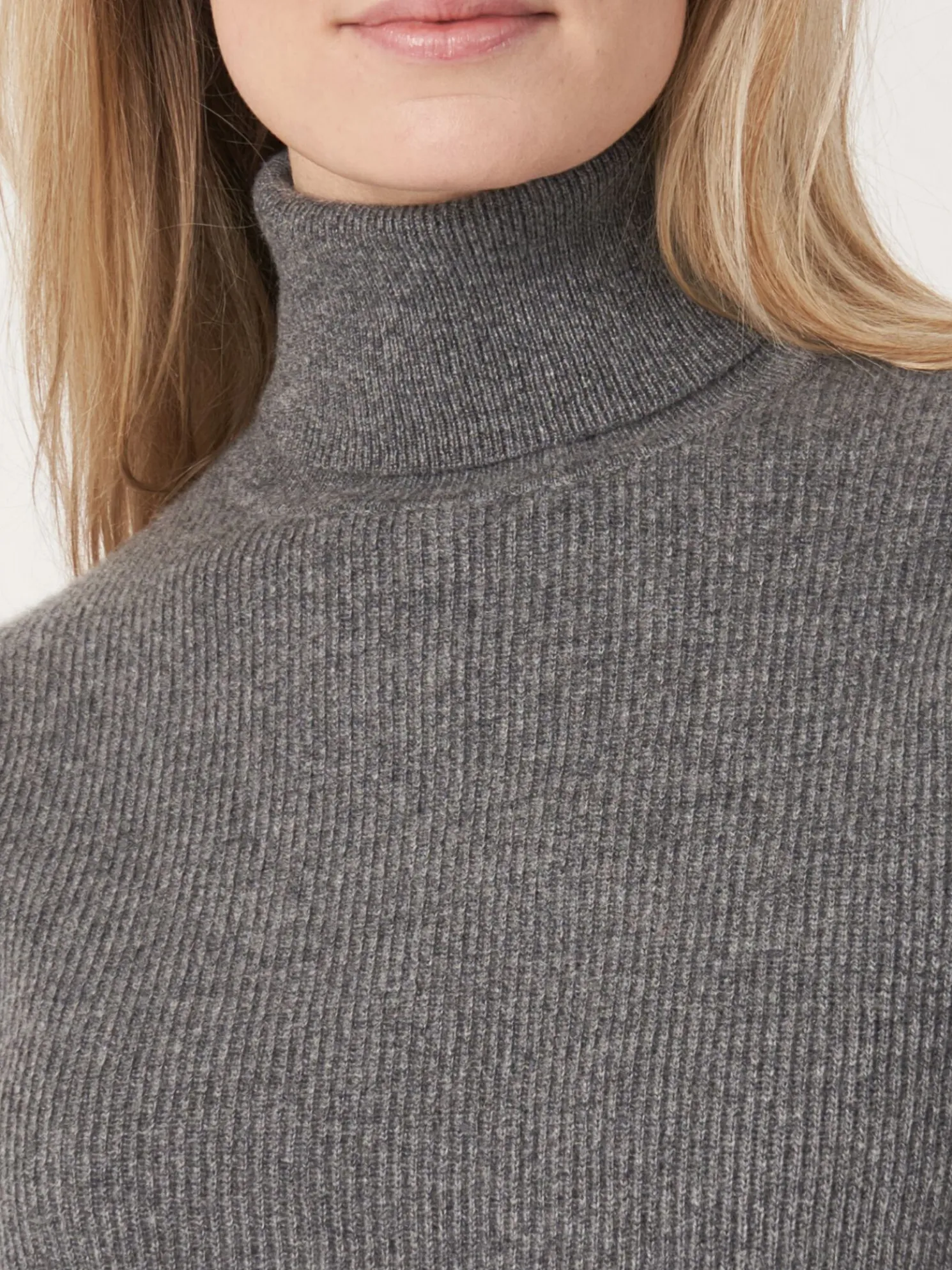 Fijn Gebreide Cashmere Trui Met Hoge Kraag