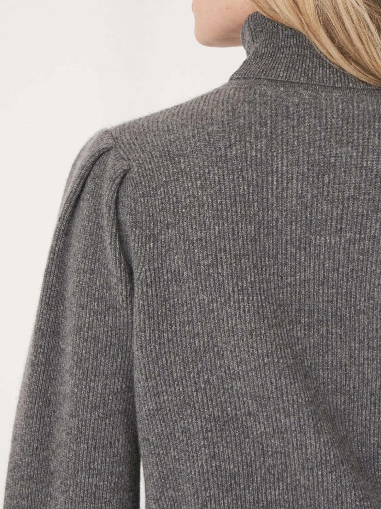 Fijn Gebreide Cashmere Trui Met Hoge Kraag