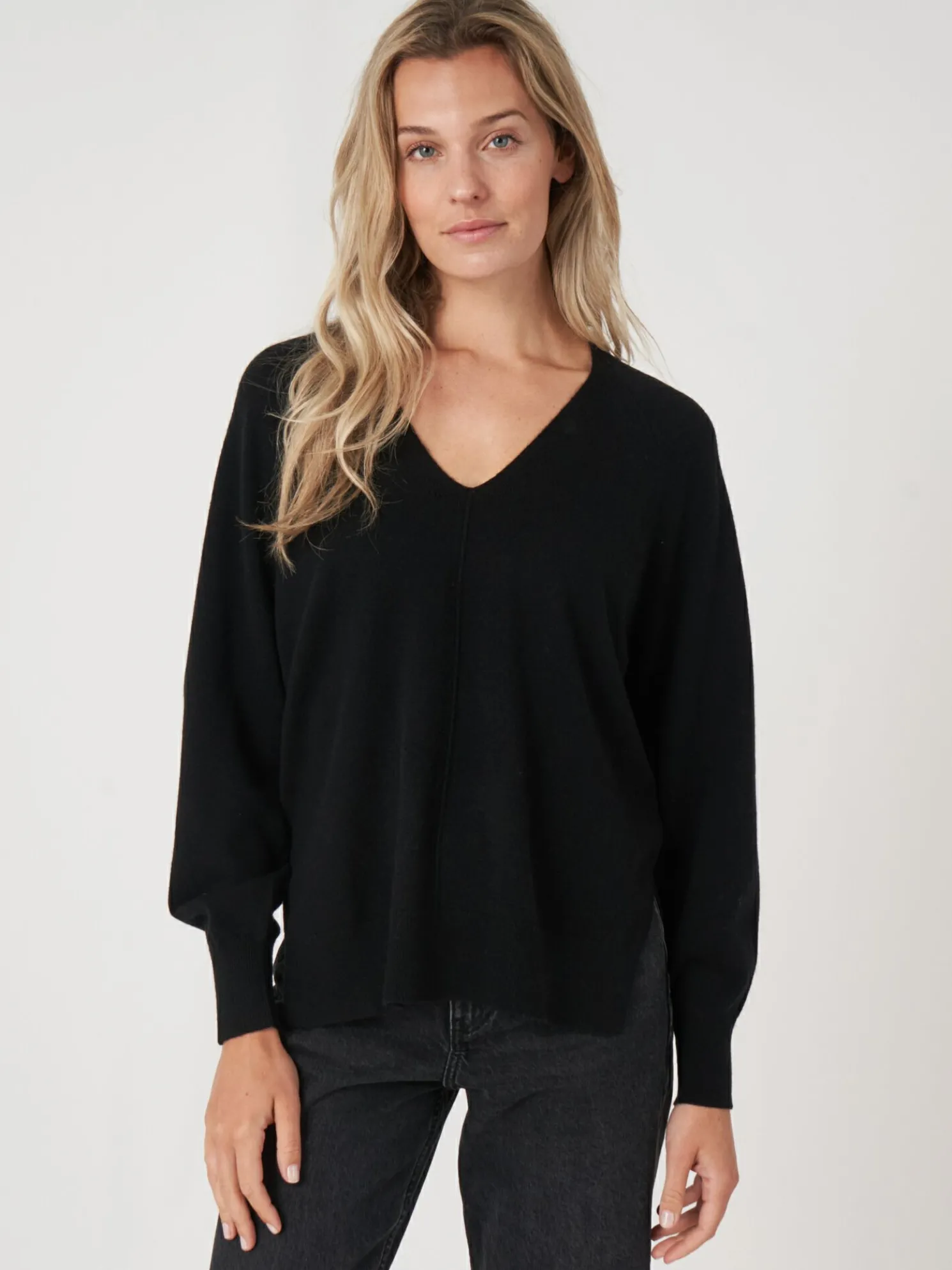 Fijn Gebreide V-Hals Trui Met Zijsplitten