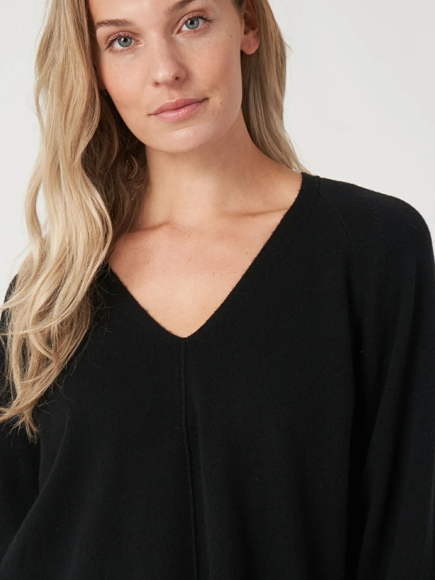 Fijn Gebreide V-Hals Trui Met Zijsplitten