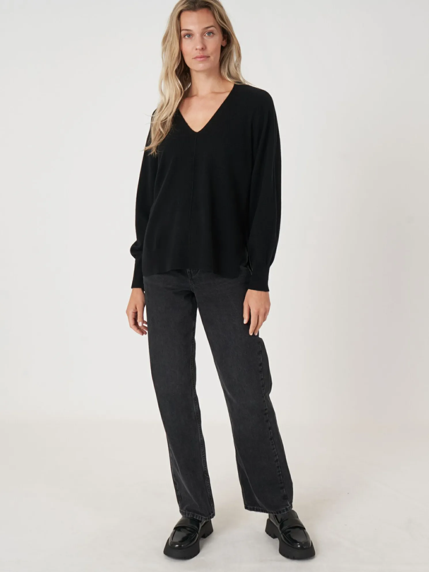 Fijn Gebreide V-Hals Trui Met Zijsplitten