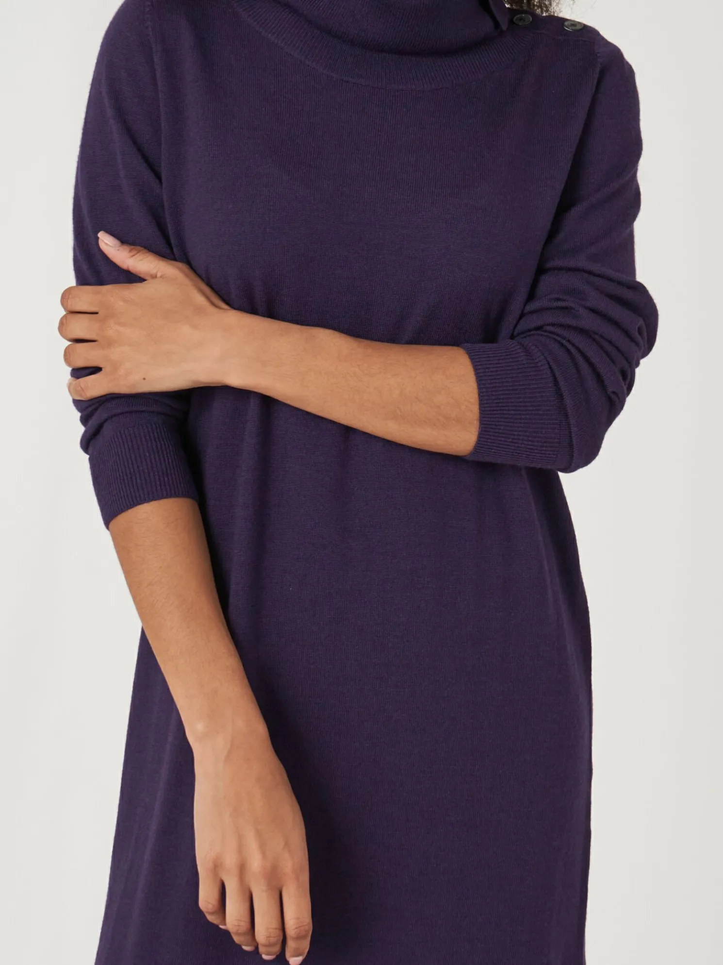 Gebreide Jurk Met Geknoopte Hoge Hals En Zijsplit