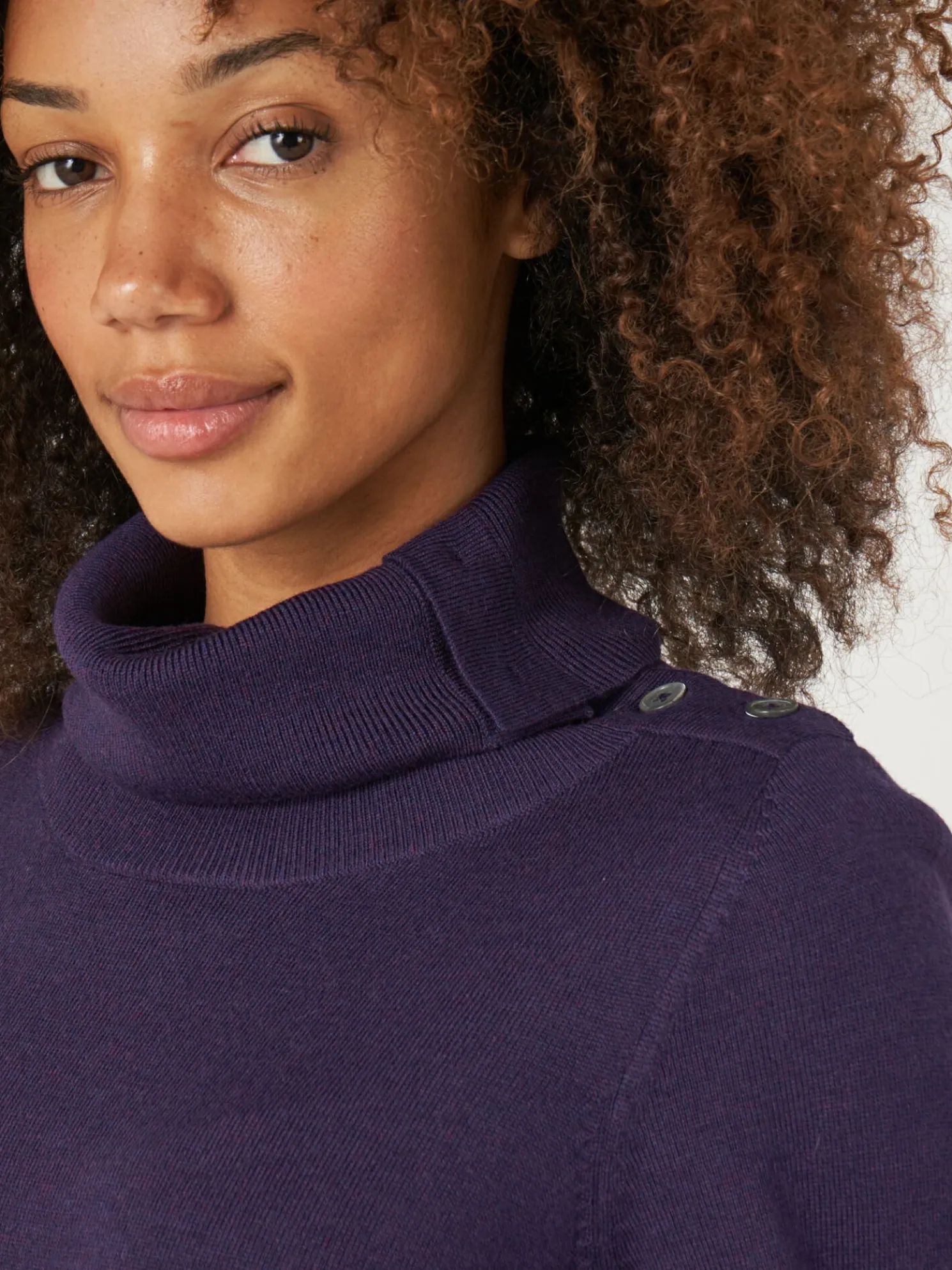 Gebreide Jurk Met Geknoopte Hoge Hals En Zijsplit