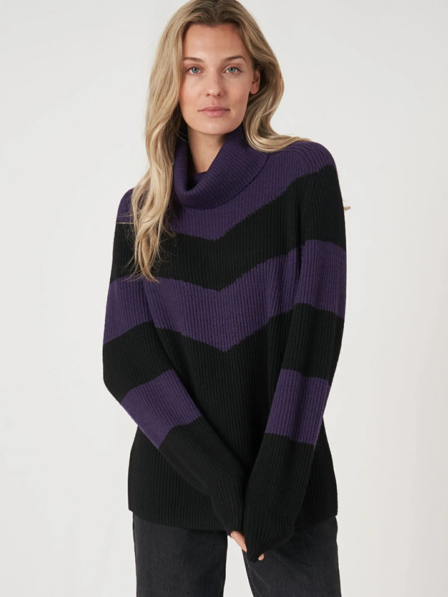 Intarsia Chevron Trui Met Rolkraag