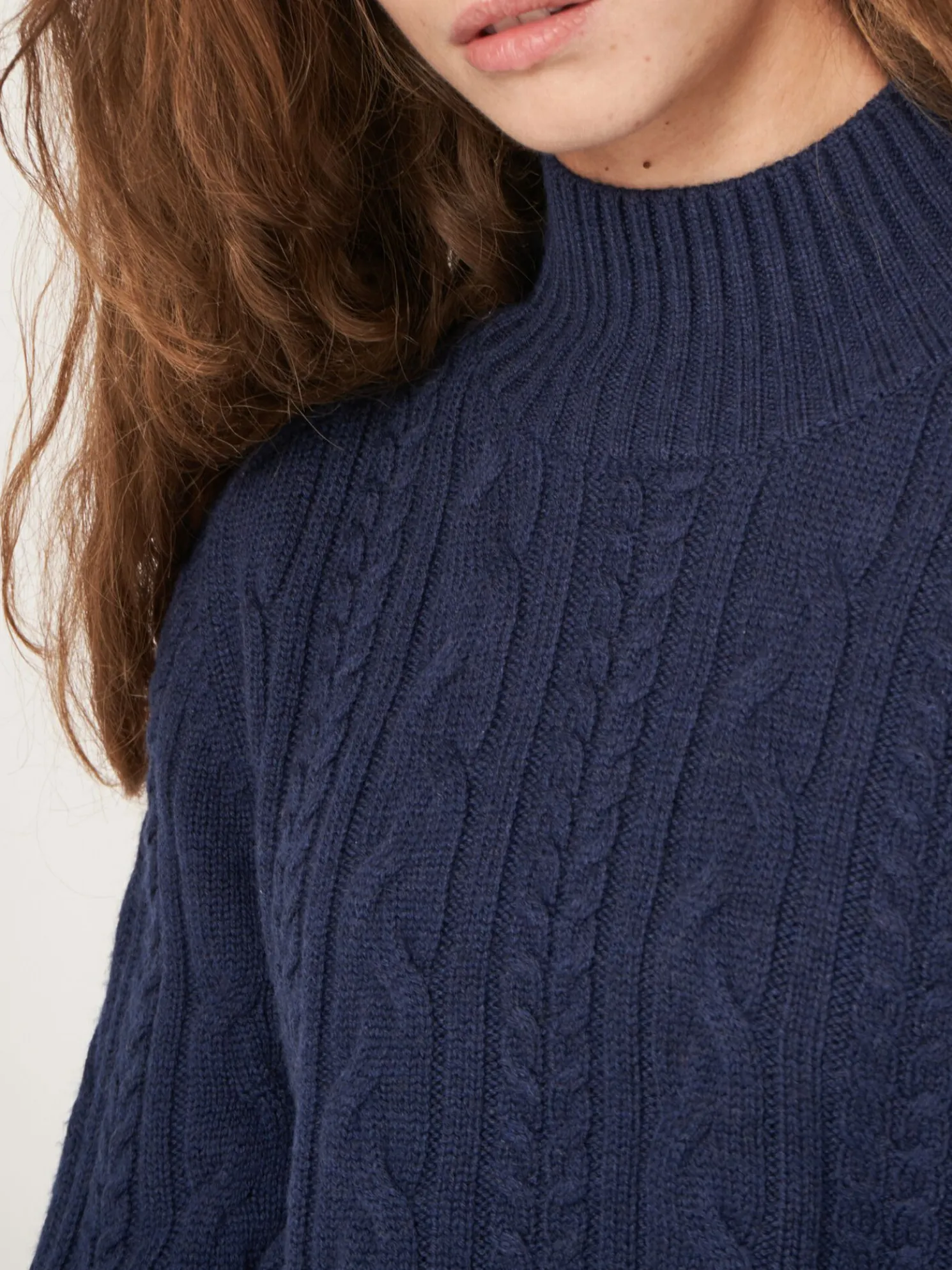 Kabeltrui Van Merinowol Met Ronde Zoom