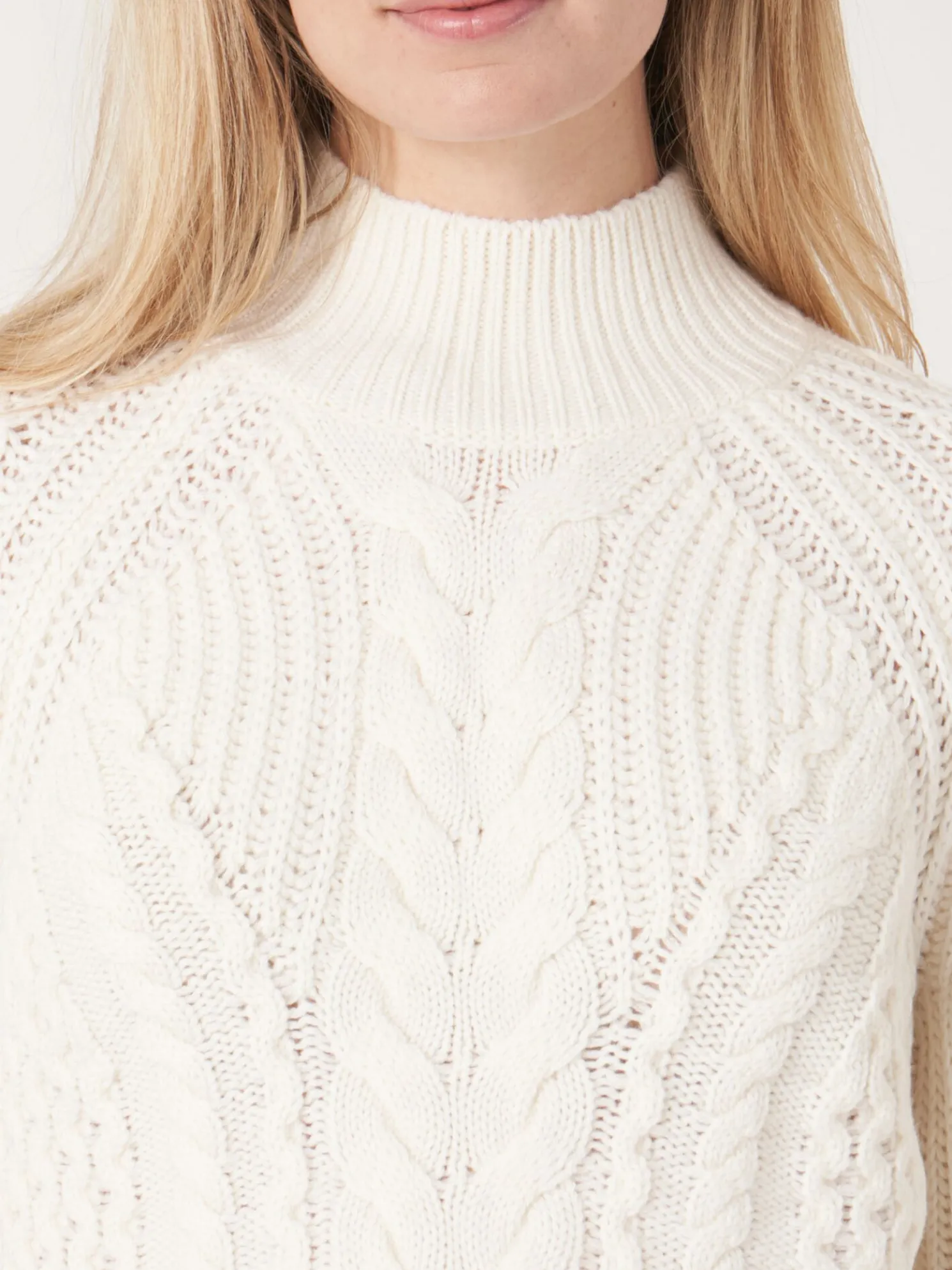 Kabeltrui Van Merinowol Met Opstaande Kraag