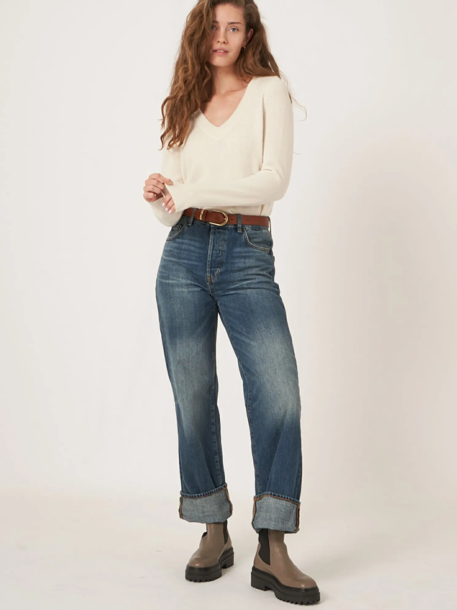 Korte Cashmere Sweater Met V-Hals