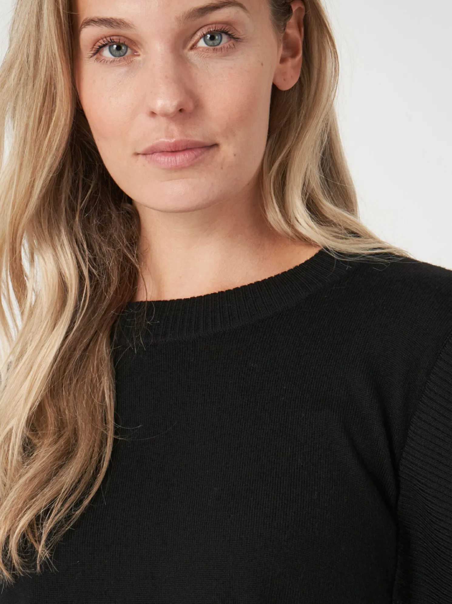 Korte Trui Met Detail Aan De Schouder