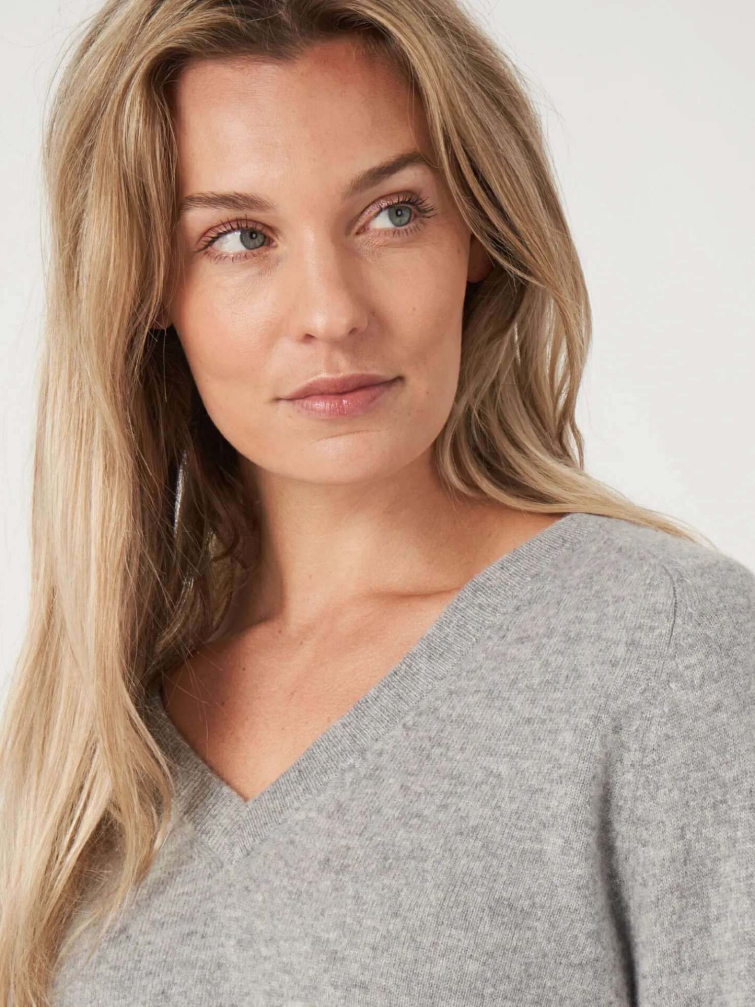 Lichte Cashmere Pullover Met V-Hals