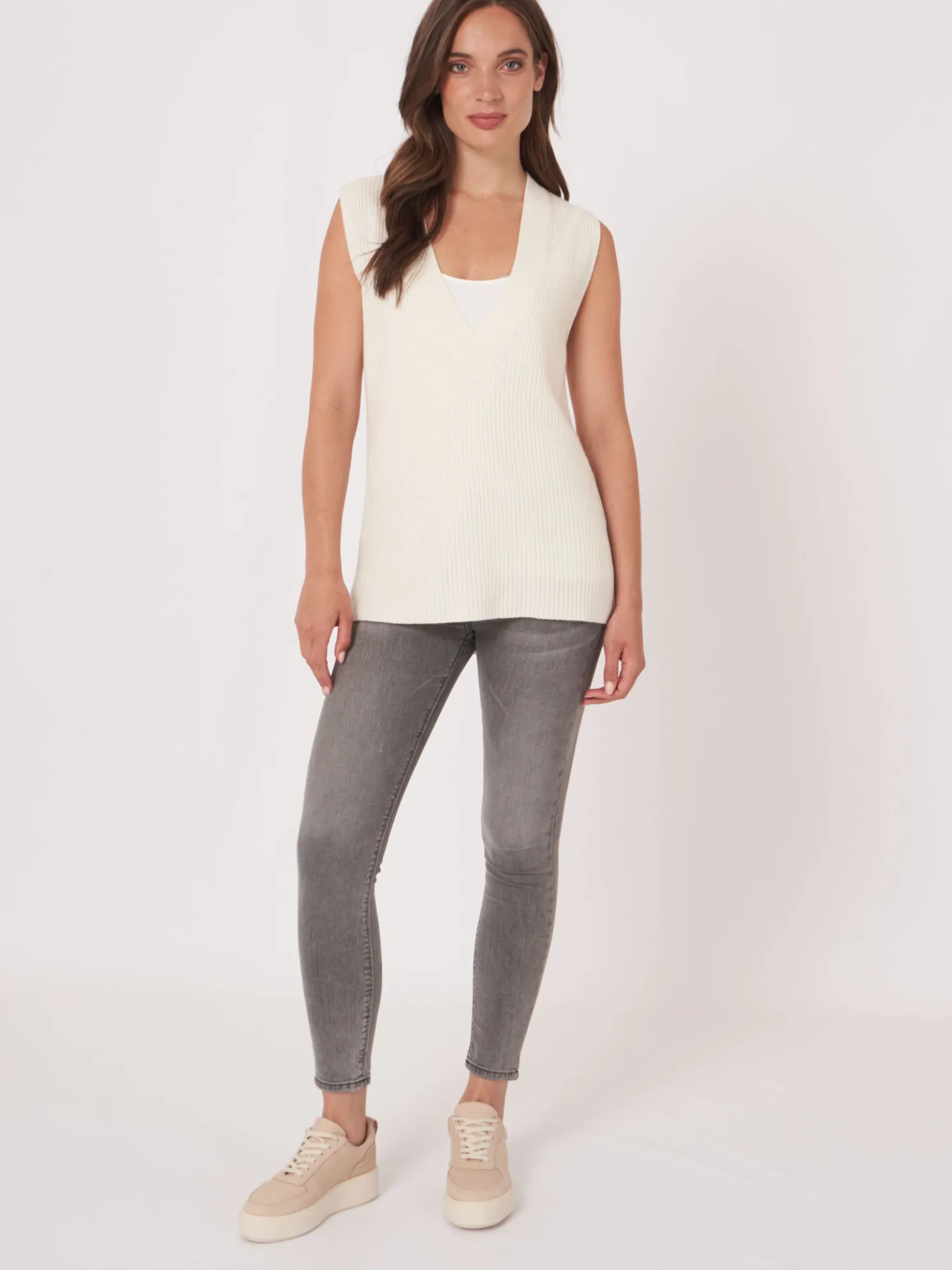 Mouwloze Trui Met Diepe V-Hals