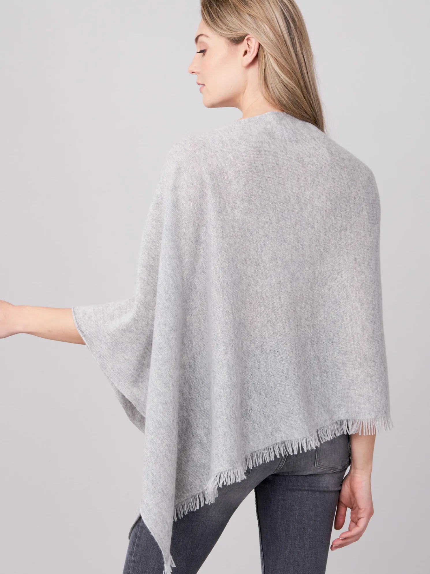 Organisch Cashmere Poncho Met Franjes