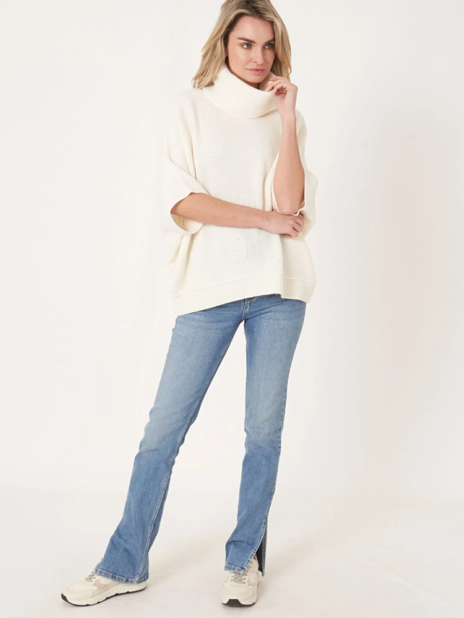 Oversized Poncho Trui Met Rolkraag