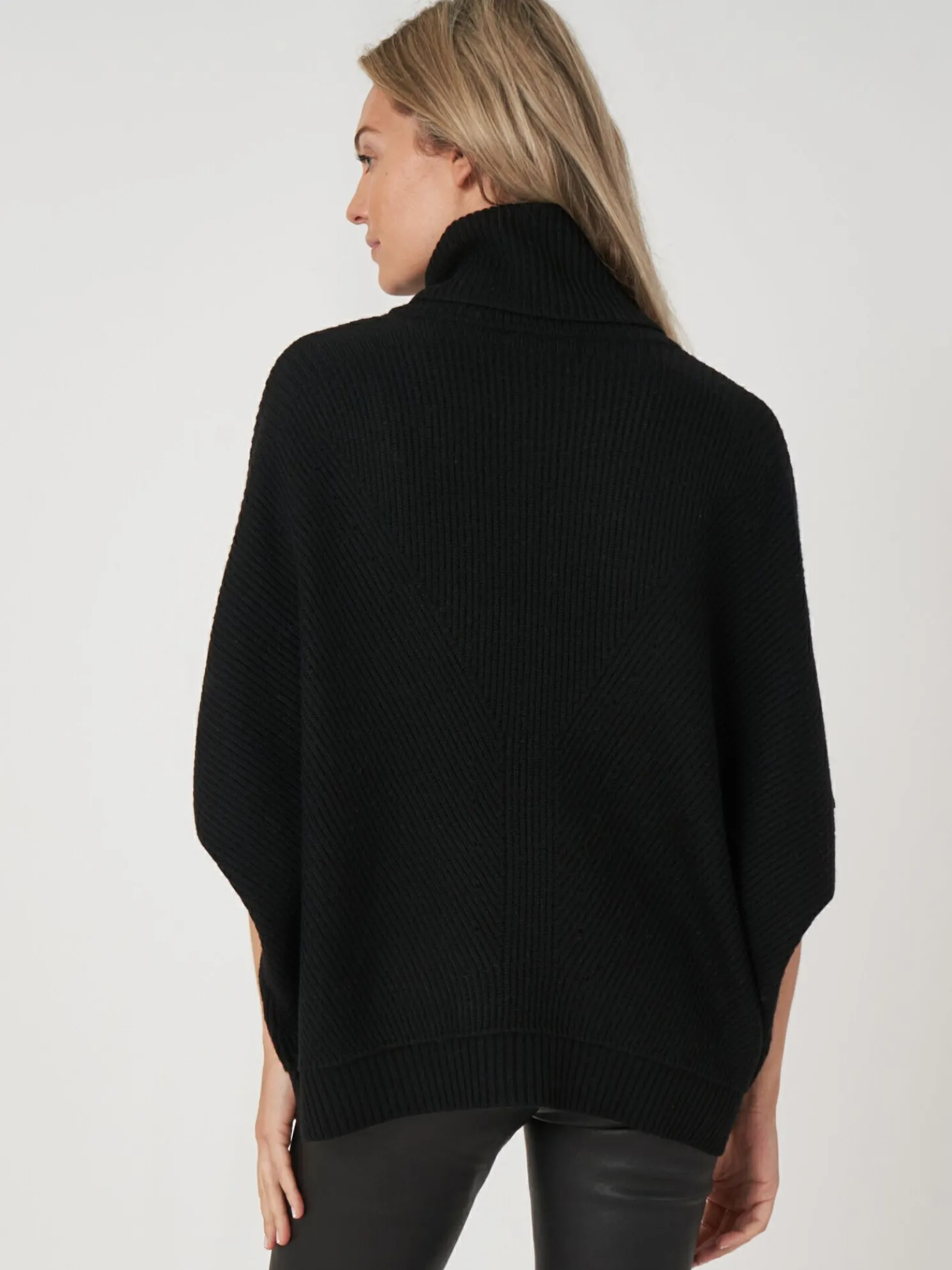 Oversized Poncho Trui Met Rolkraag