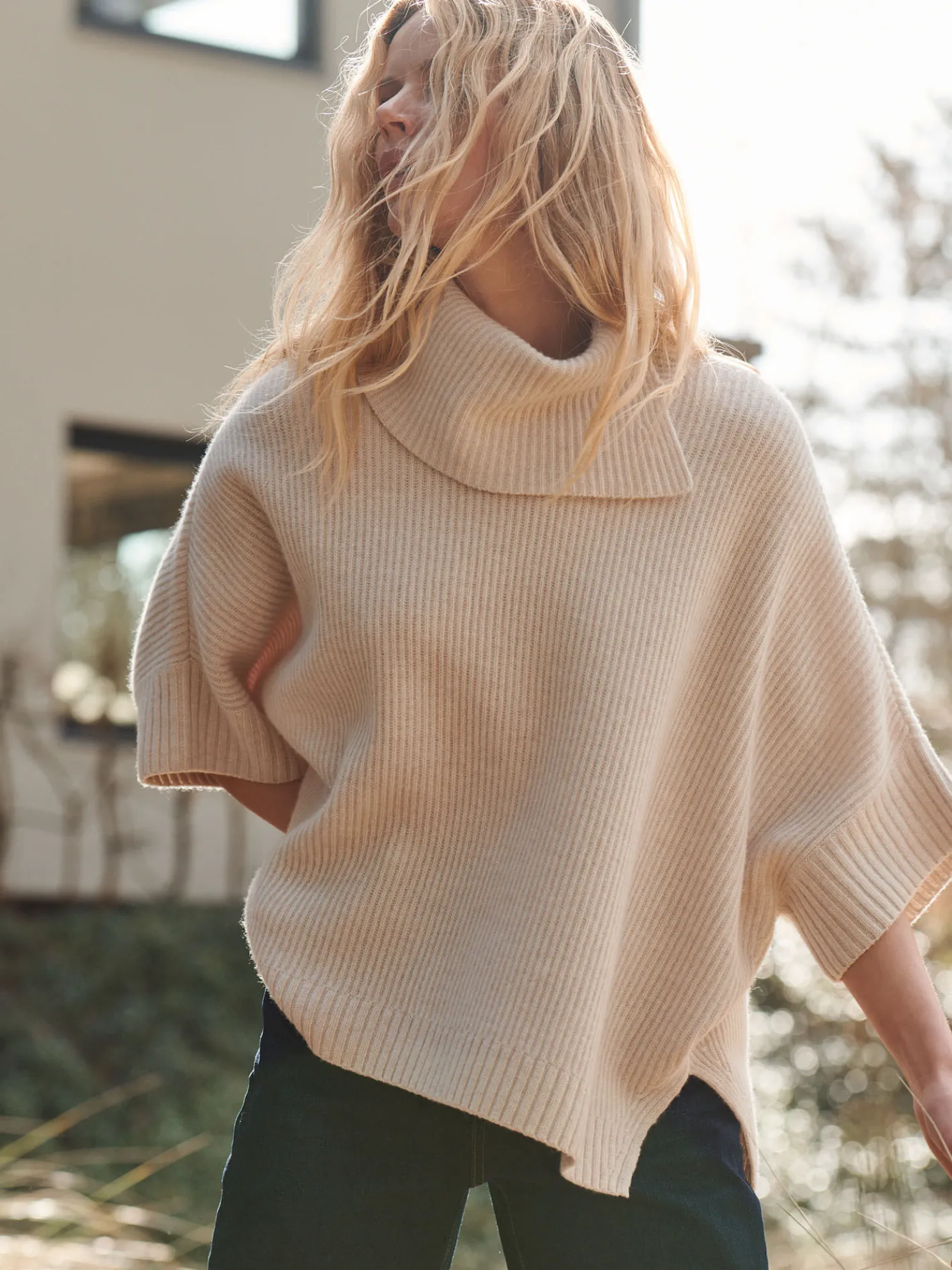 Oversized Ponchotrui Met Rolkraag