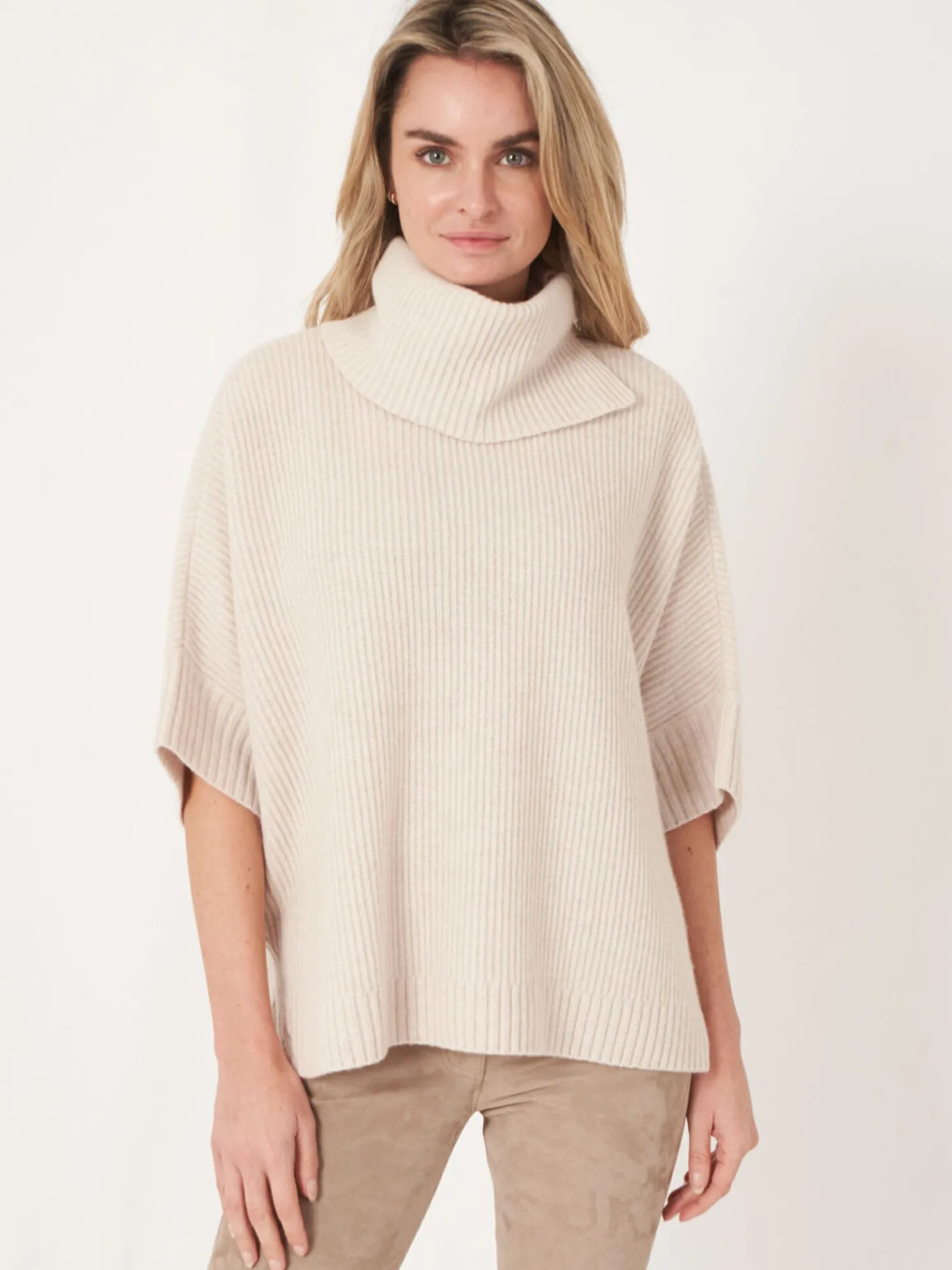 Oversized Ponchotrui Met Rolkraag