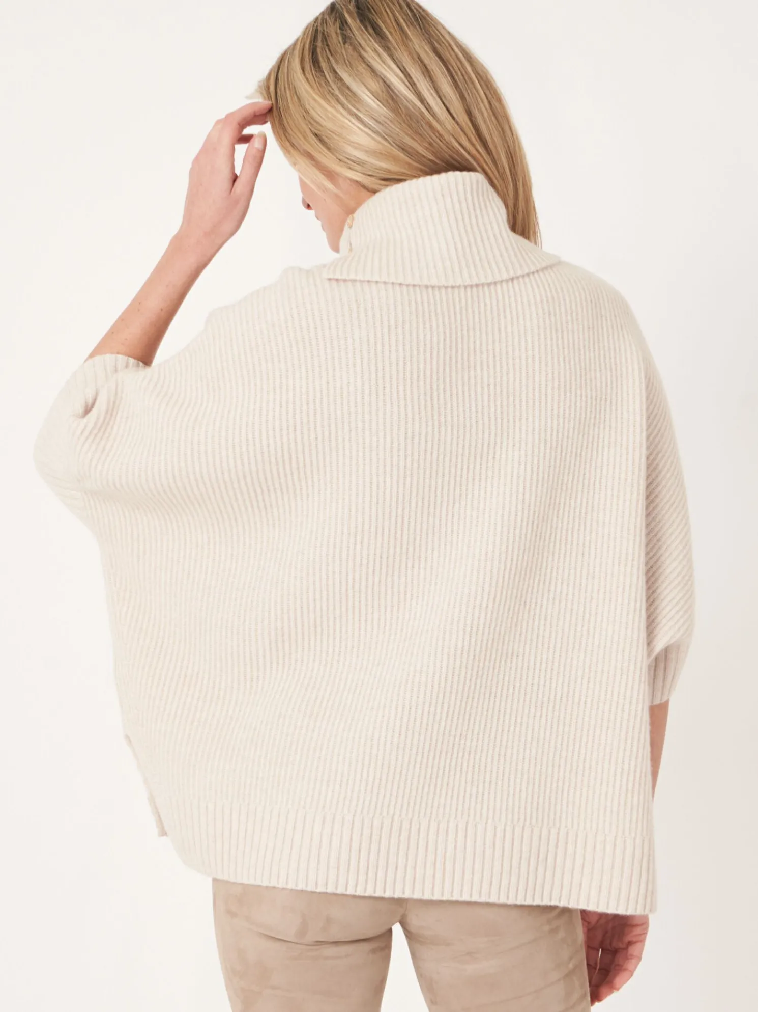 Oversized Ponchotrui Met Rolkraag