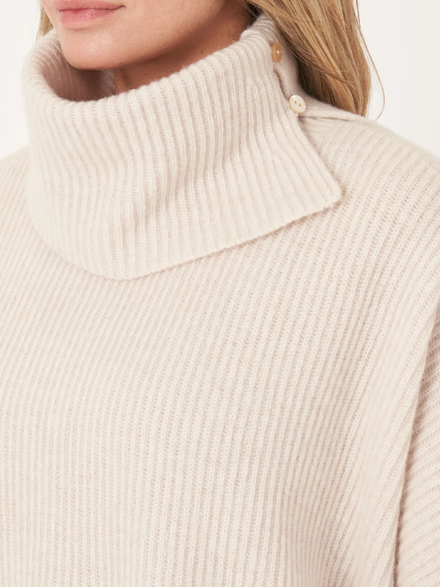 Oversized Ponchotrui Met Rolkraag