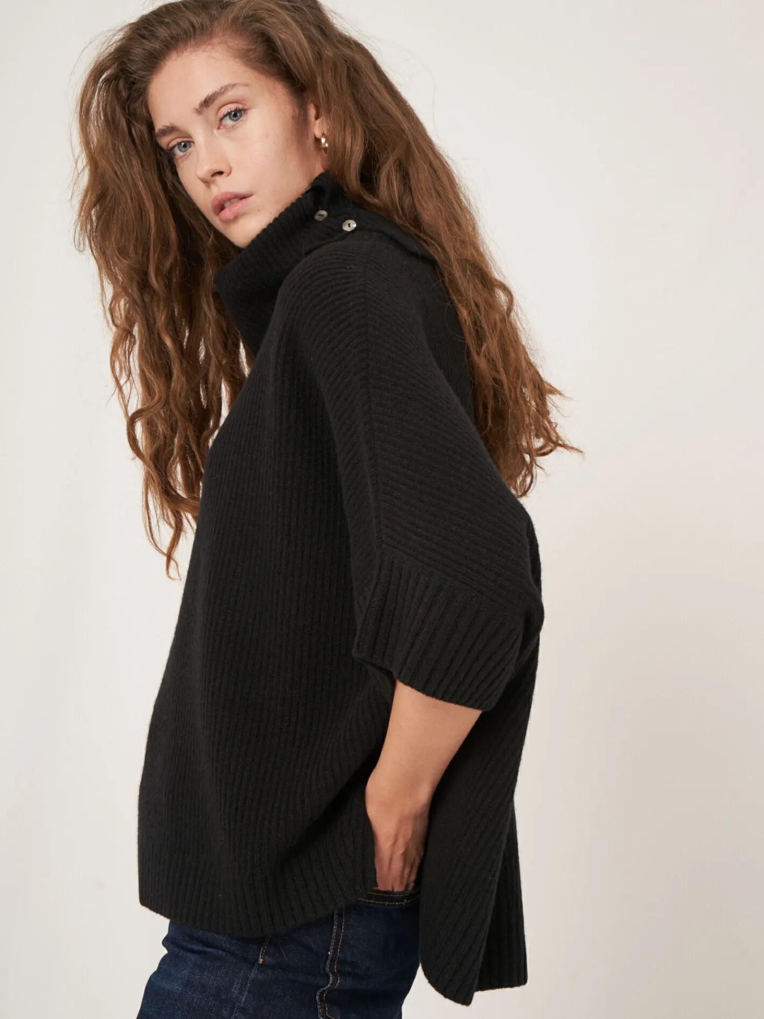 Oversized Ponchotrui Met Rolkraag