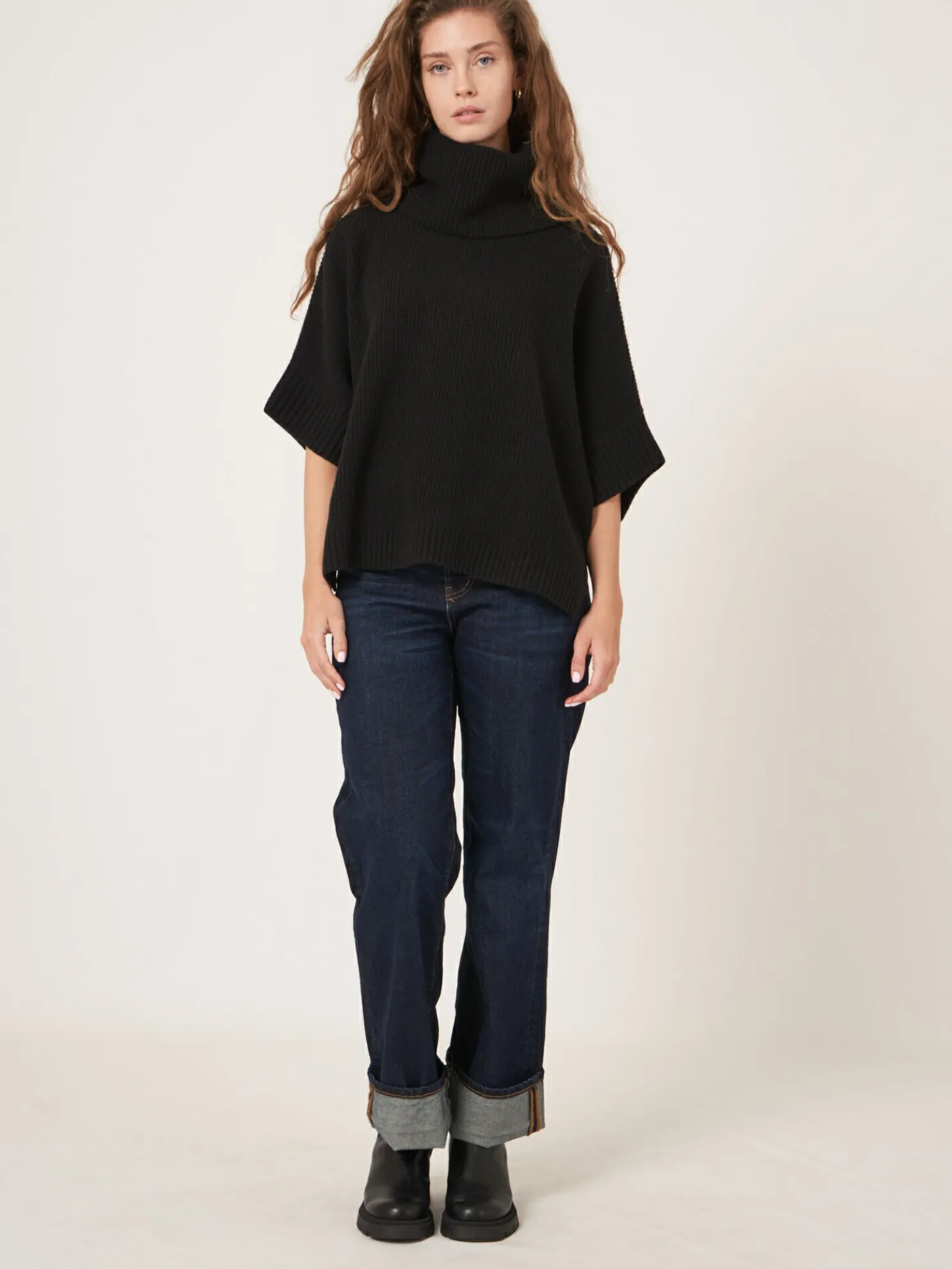 Oversized Ponchotrui Met Rolkraag