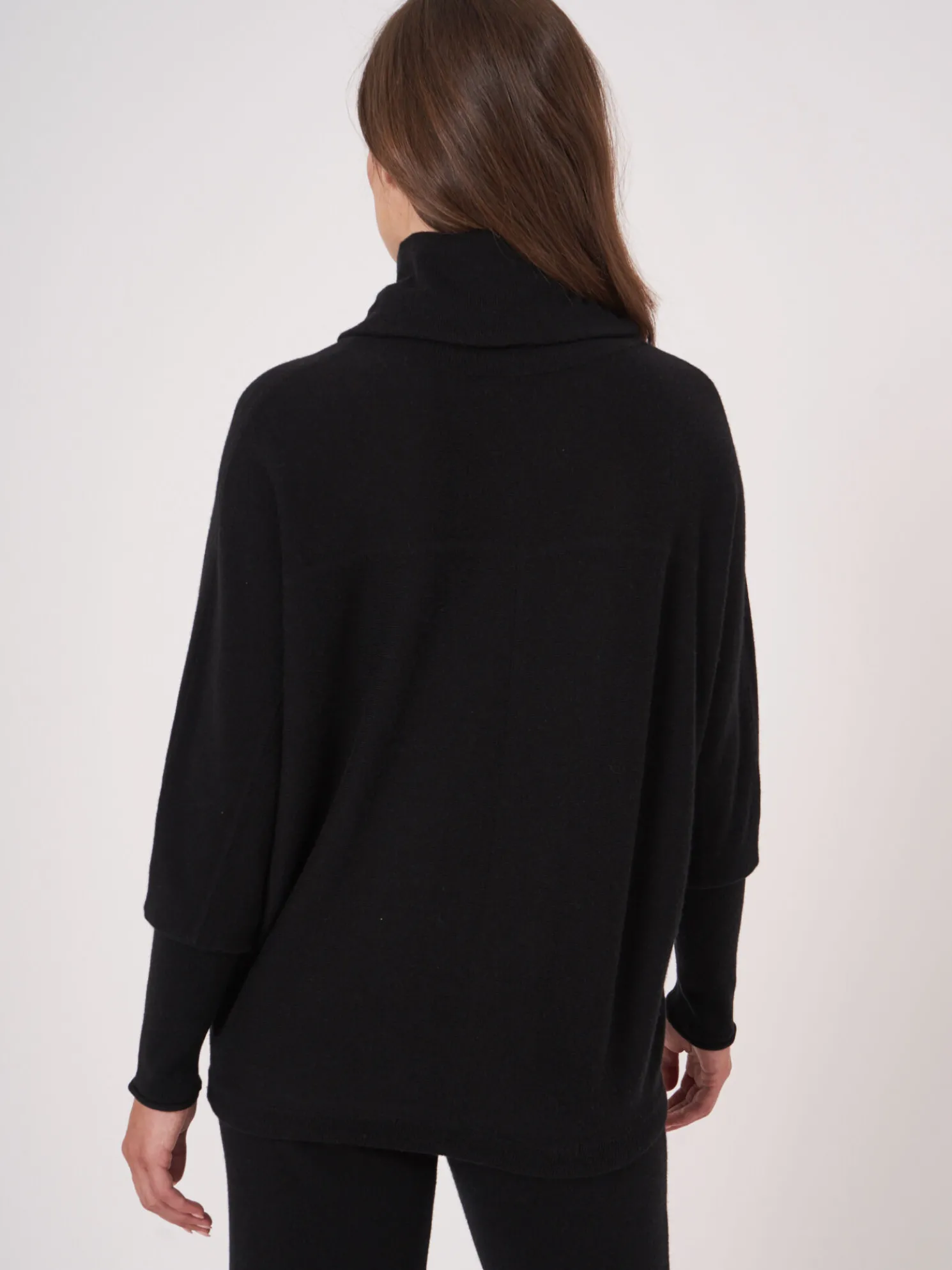 Oversized Trui Met Hoge Hals En Koord