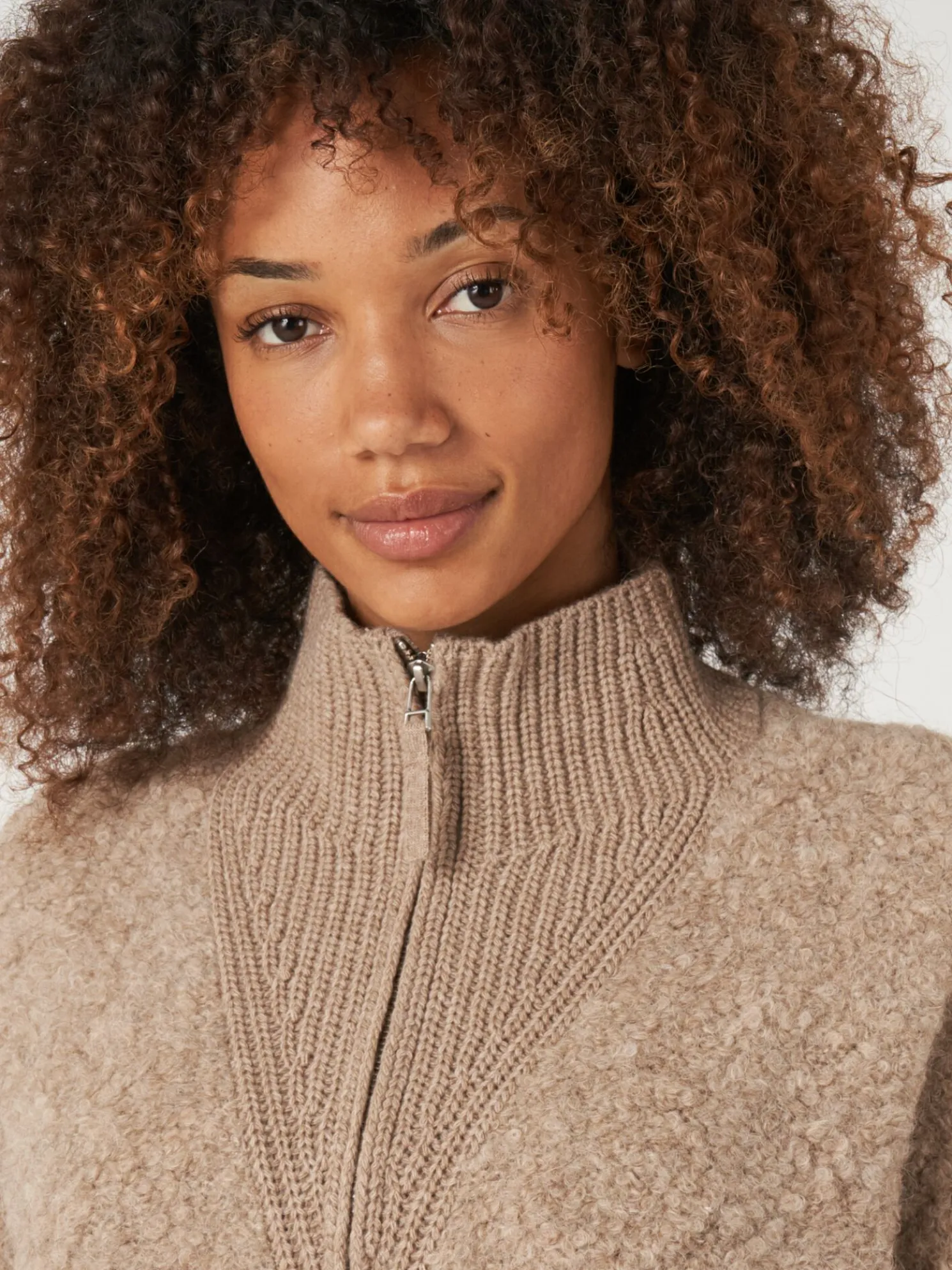 Poncho Trui Met Gebreide Ritskraag Van Italiaanse Garen