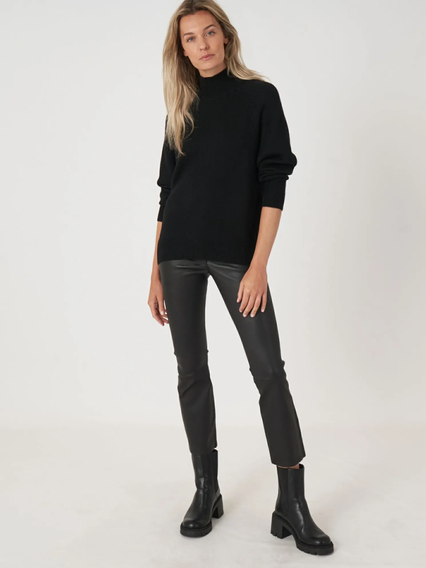 Raglantrui Met Opstaande Kraag Van Merinowol