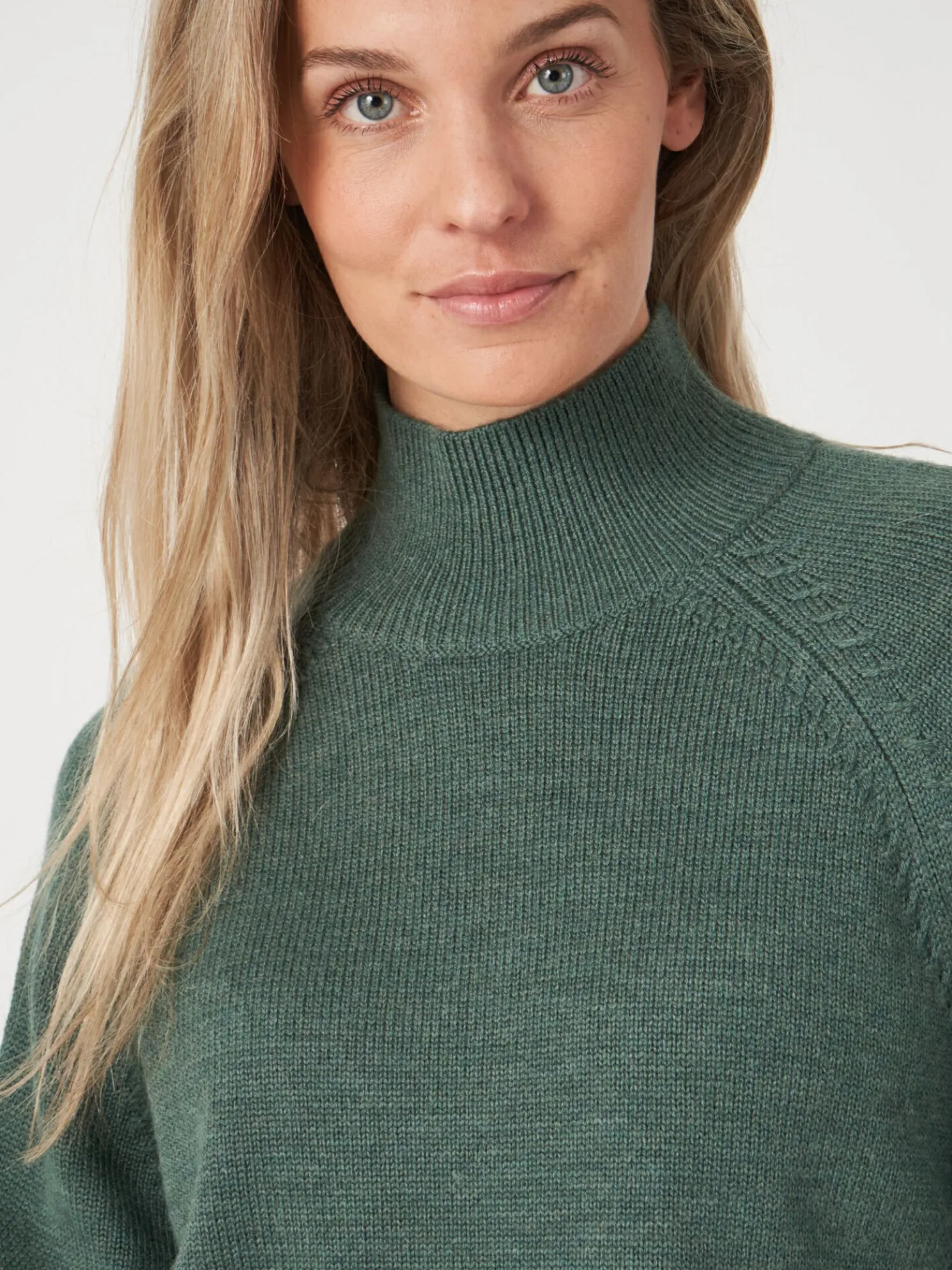 Raglantrui Met Opstaande Kraag Van Merinowol