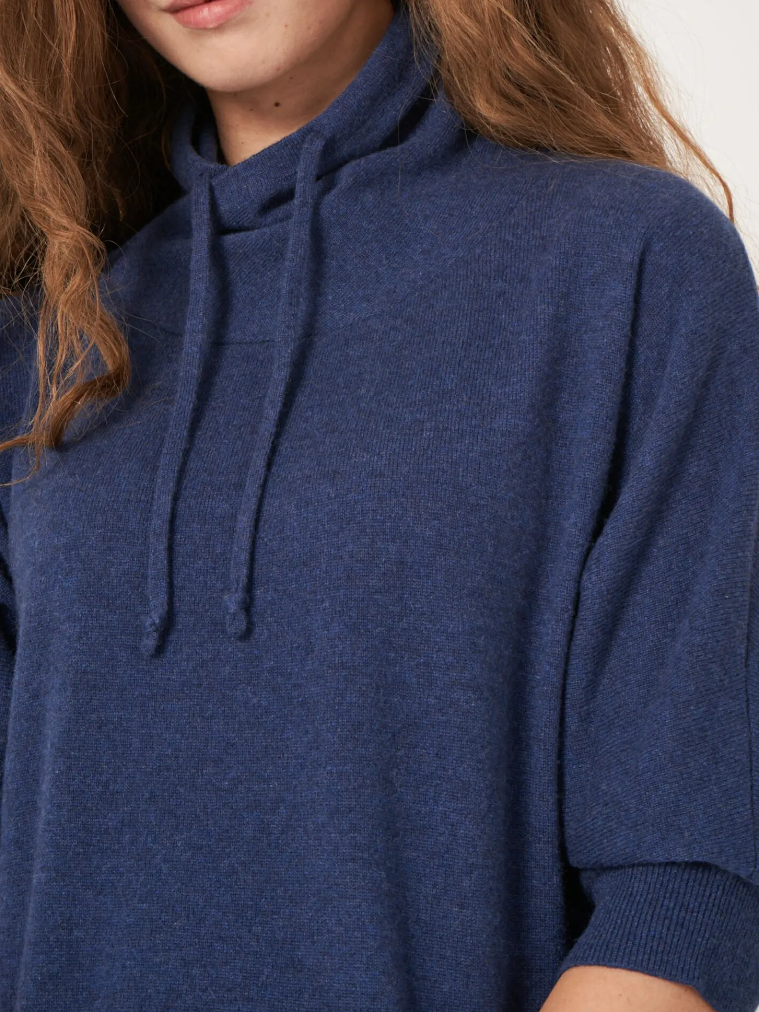 Sportieve Cashmere Trui Met Opstaande Kraag Met Trekkoord