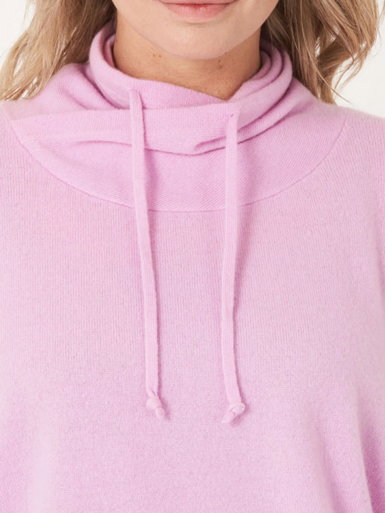 Sportieve Cashmere Trui Met Opstaande Kraag Met Trekkoord