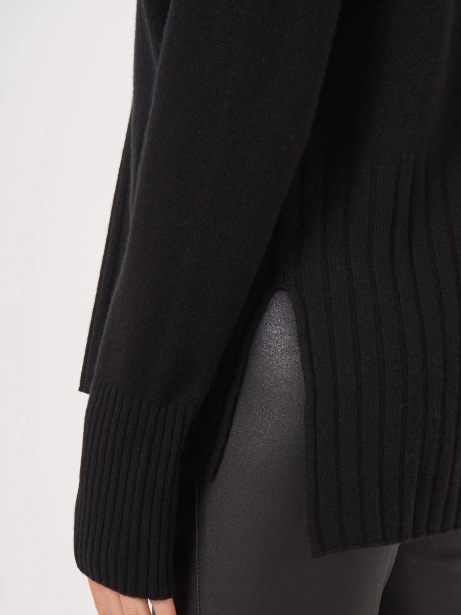 Trui Met Brede Geribde Rolkraag