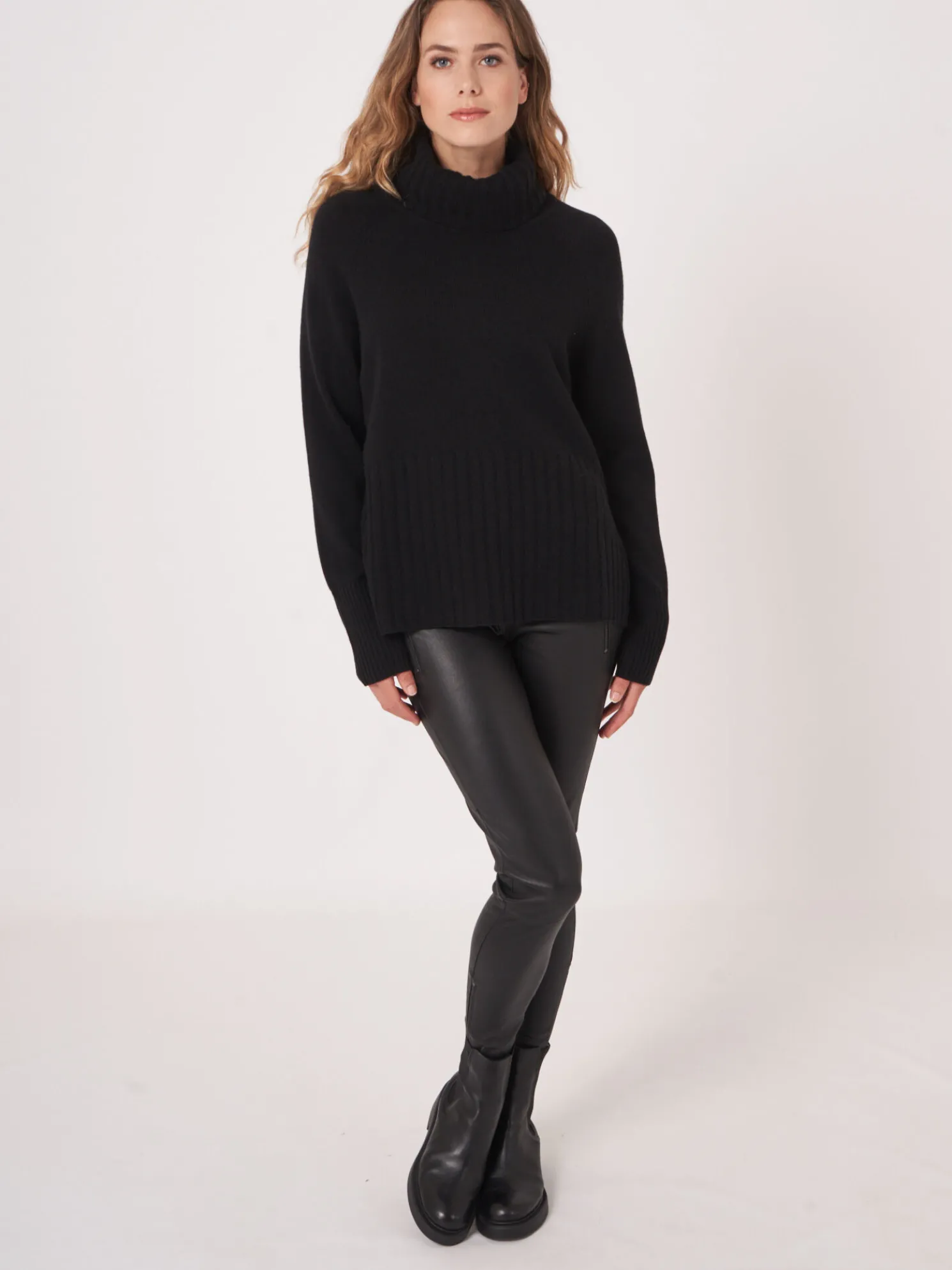 Trui Met Brede Geribde Rolkraag