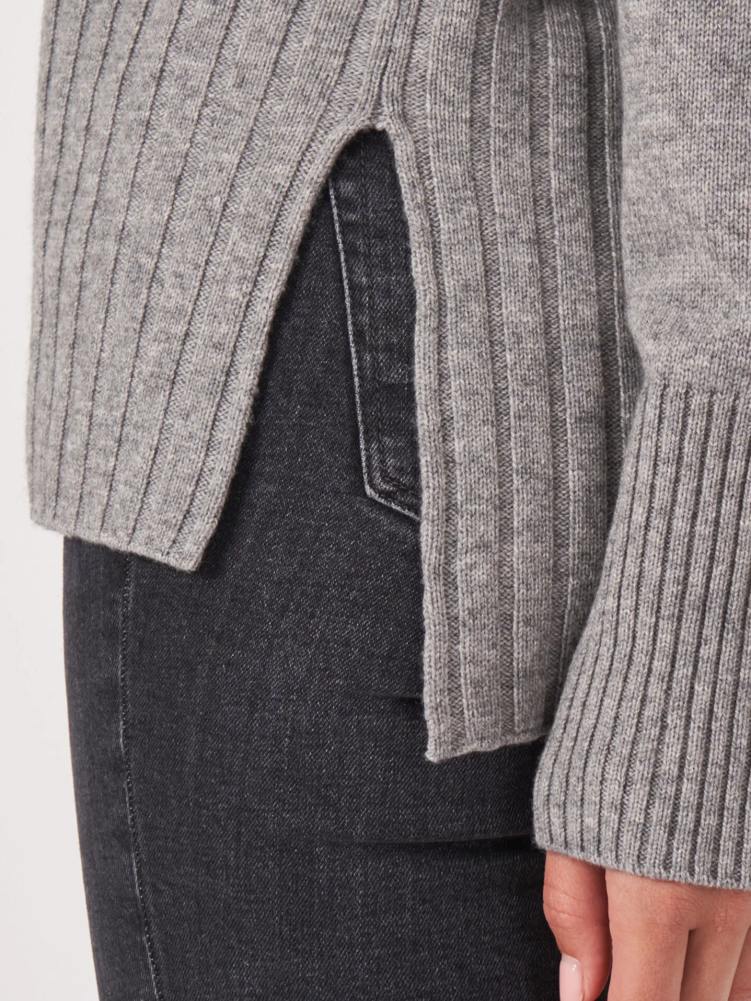 Trui Met Brede Geribde Rolkraag