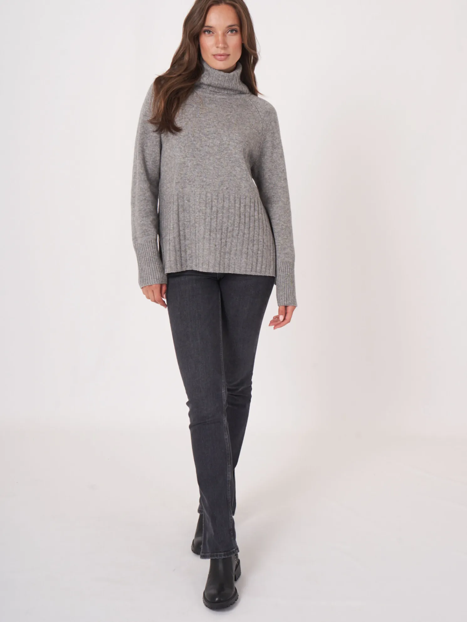 Trui Met Brede Geribde Rolkraag