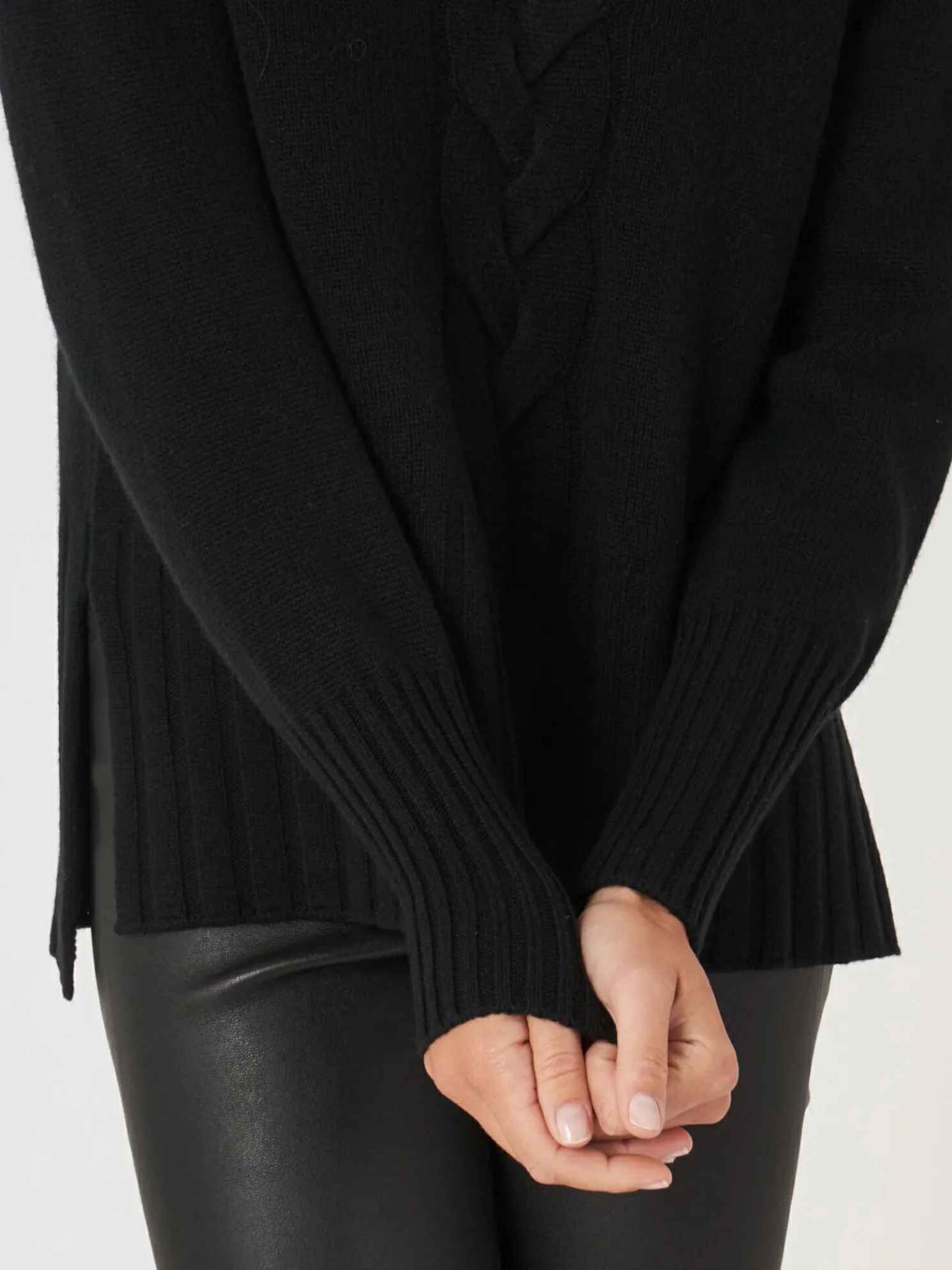 Trui Met Opstaande Kraag En Kabelpatroon Detail