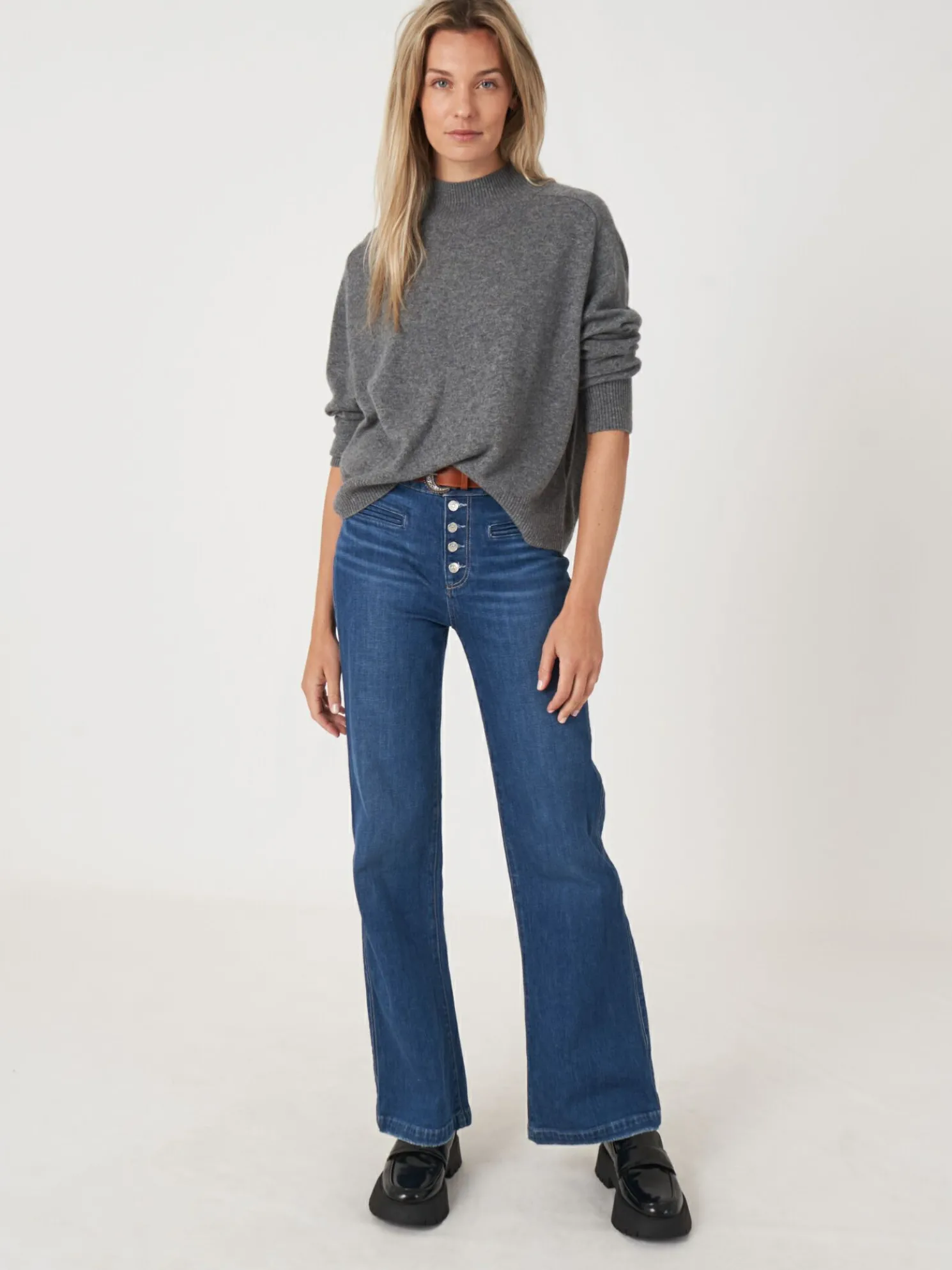 Trui Met Opstaande Kraag En Zadelmouwen