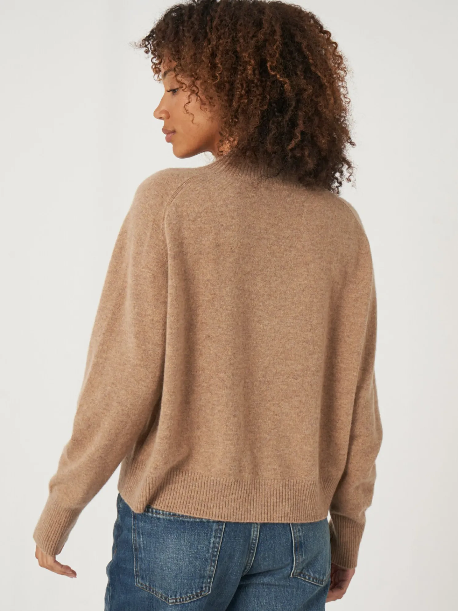 Trui Met Opstaande Kraag En Zadelmouwen